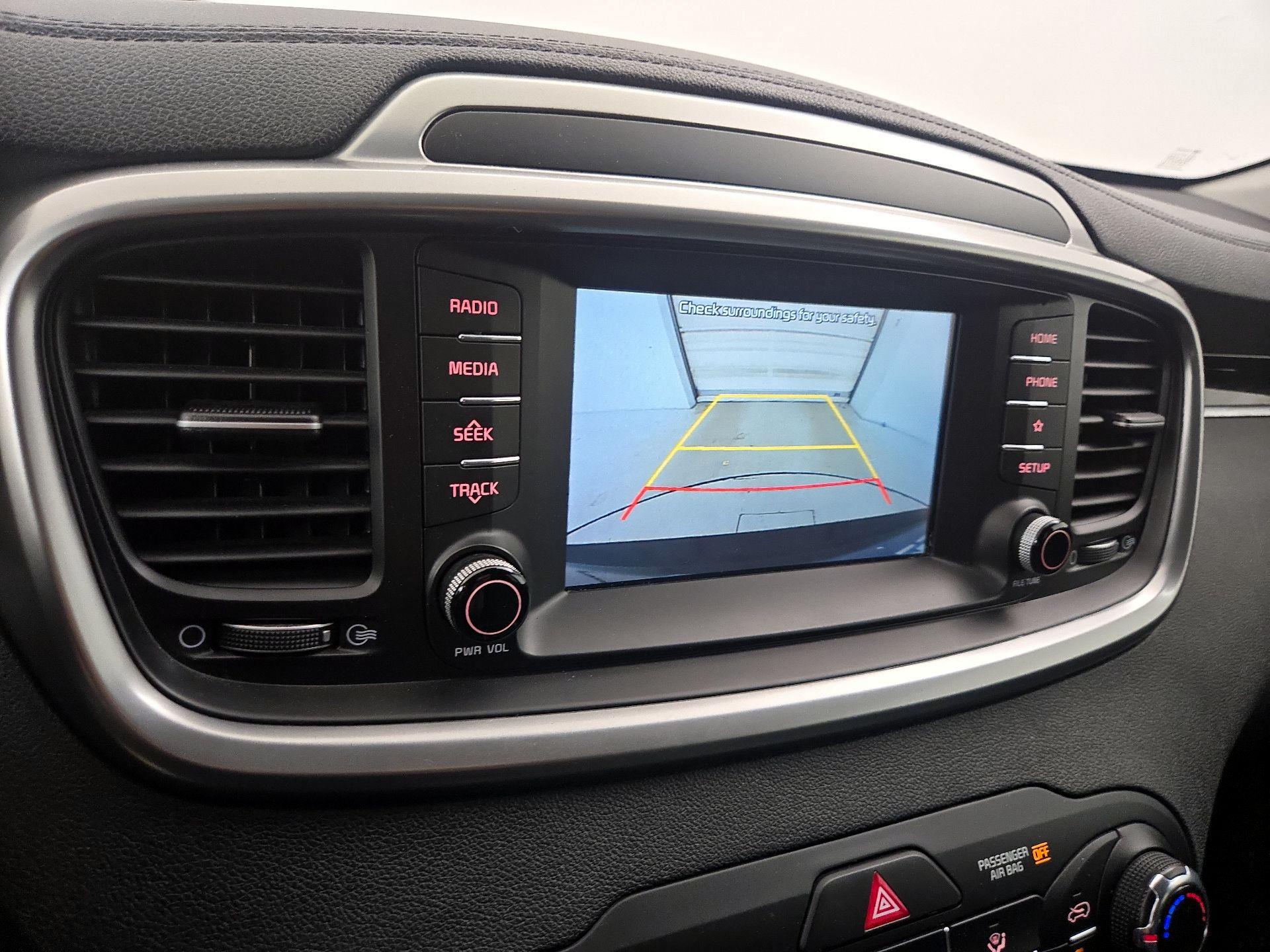 Thumbnail: 2019 Kia Sorento - 14