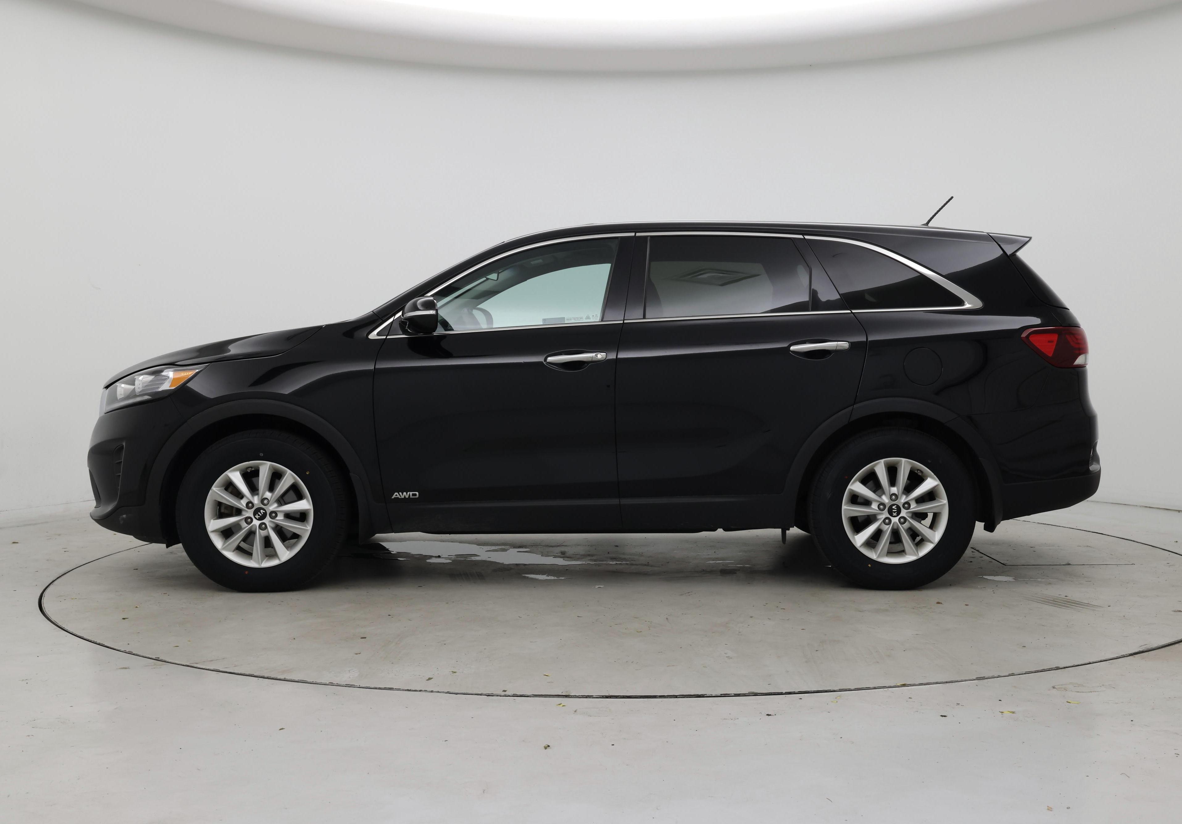 Thumbnail: 2019 Kia Sorento - 3