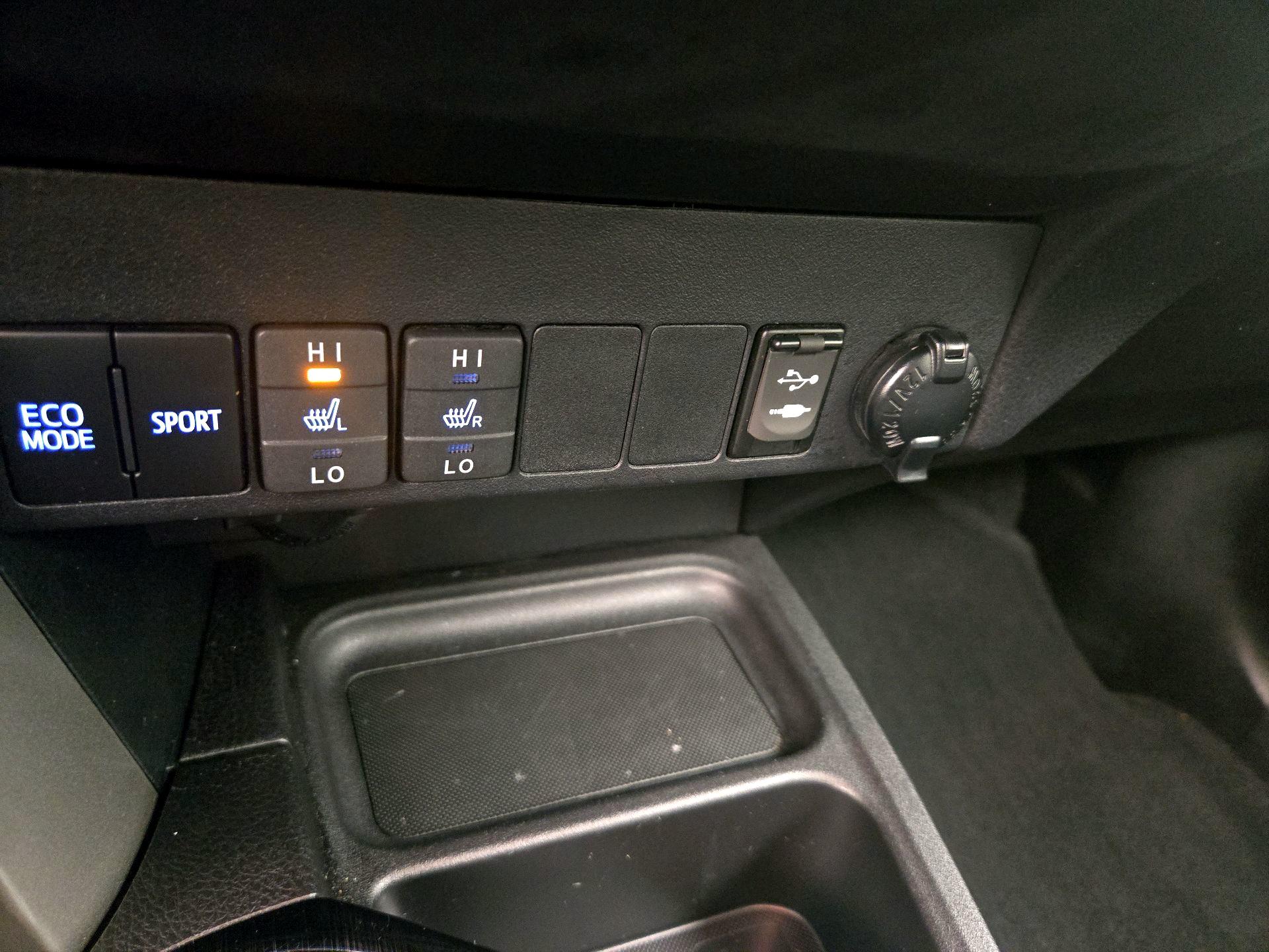 Thumbnail: 2018 Toyota RAV4 - 19
