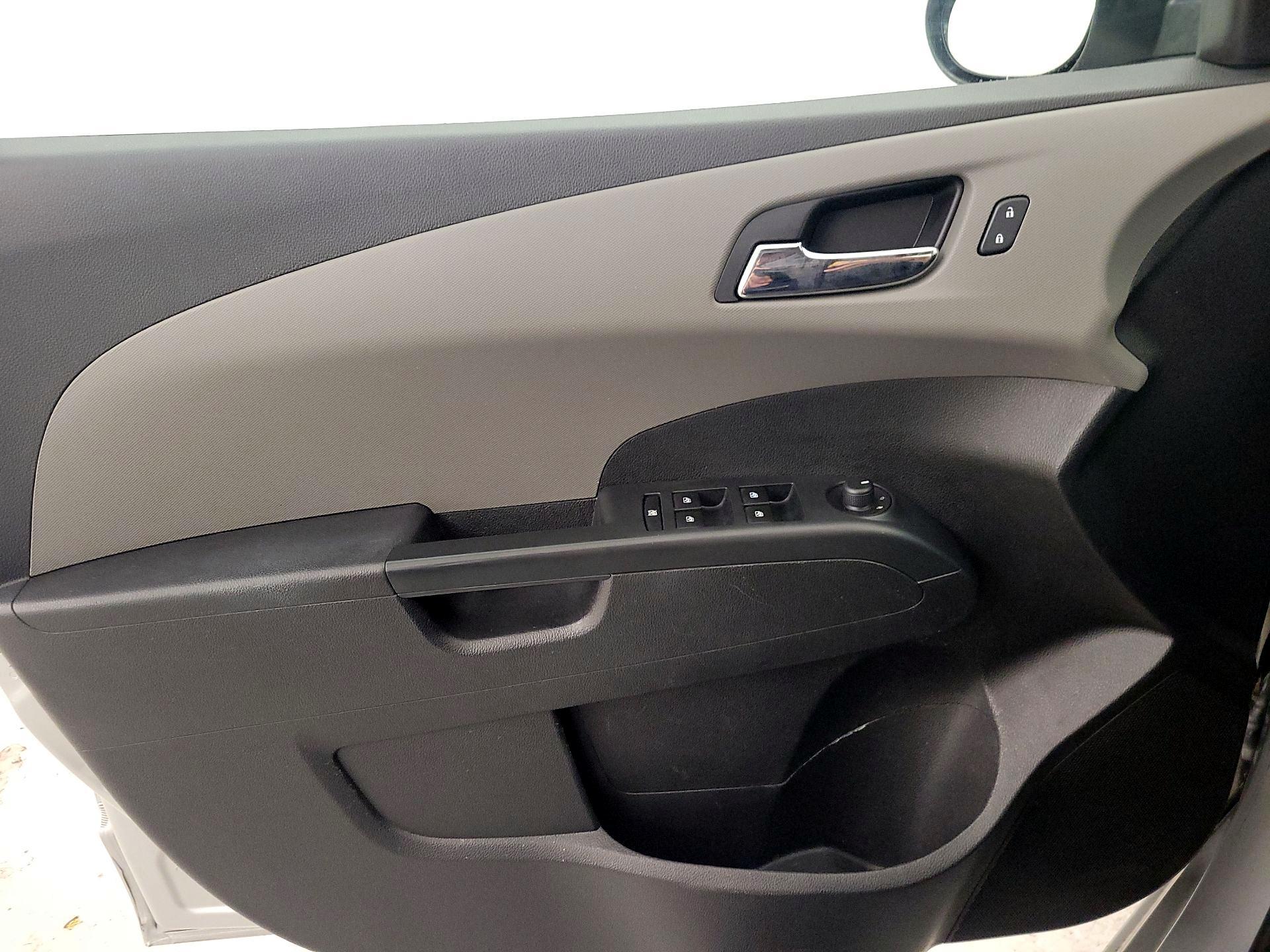 Thumbnail: 2015 Chevrolet Sonic - 12