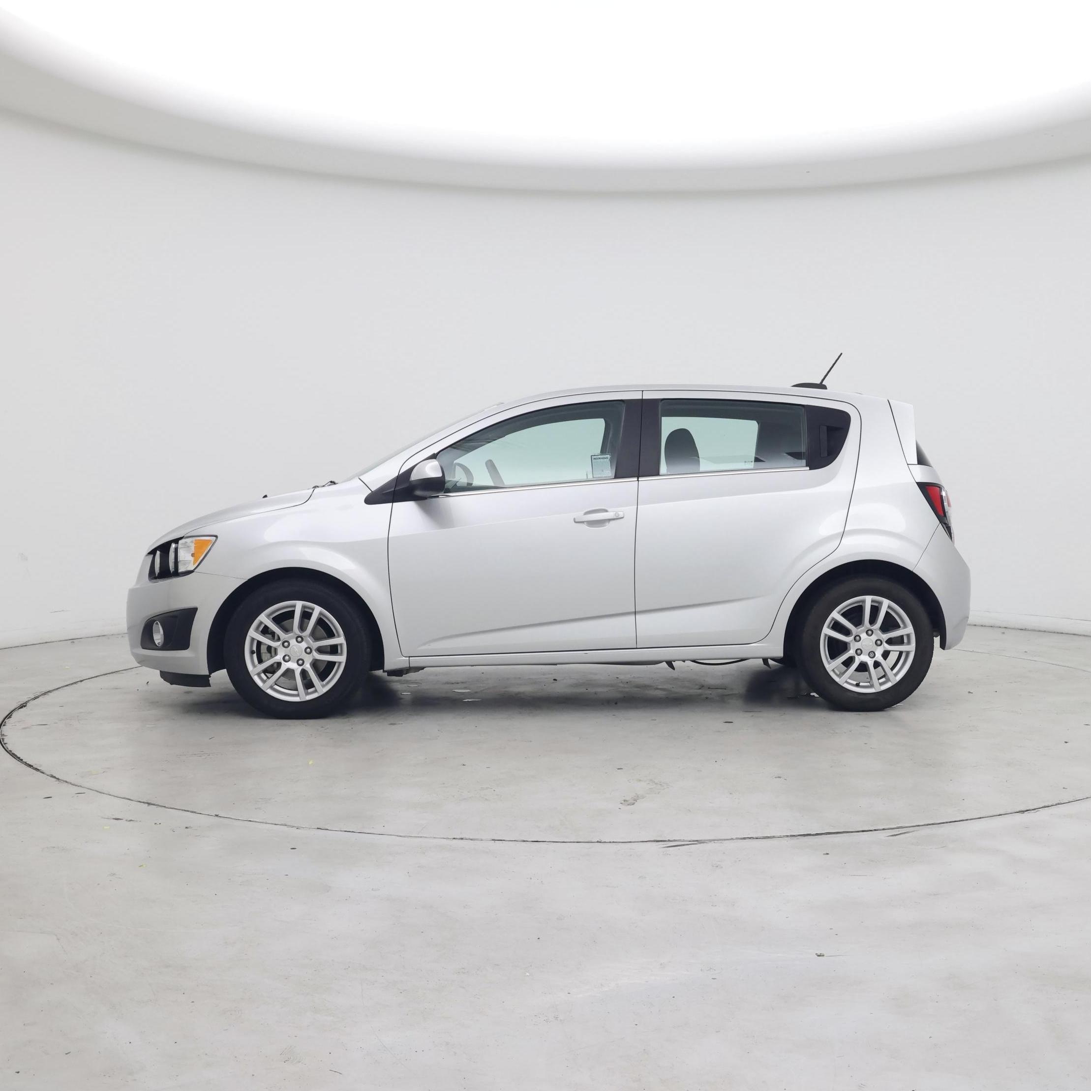 Thumbnail: 2015 Chevrolet Sonic - 3