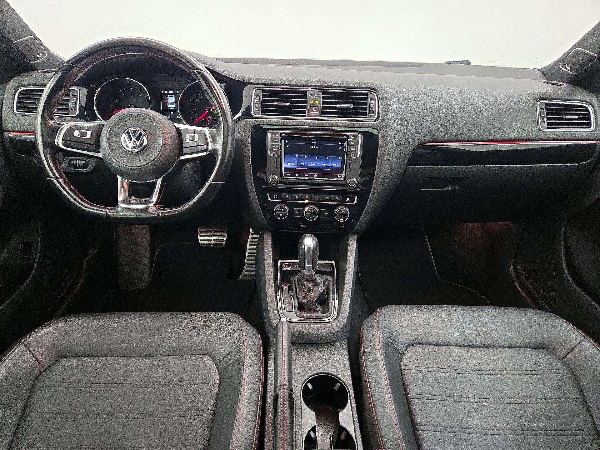 Thumbnail: 2017 Volkswagen Jetta - 9