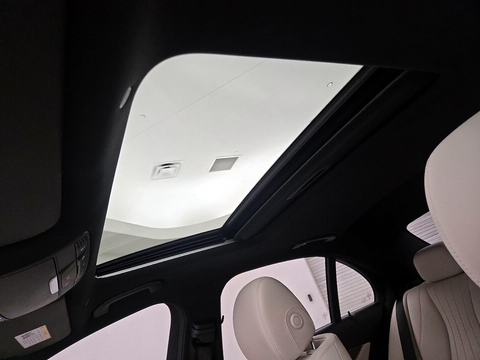 Sunroof(s) & Overhead Airbags