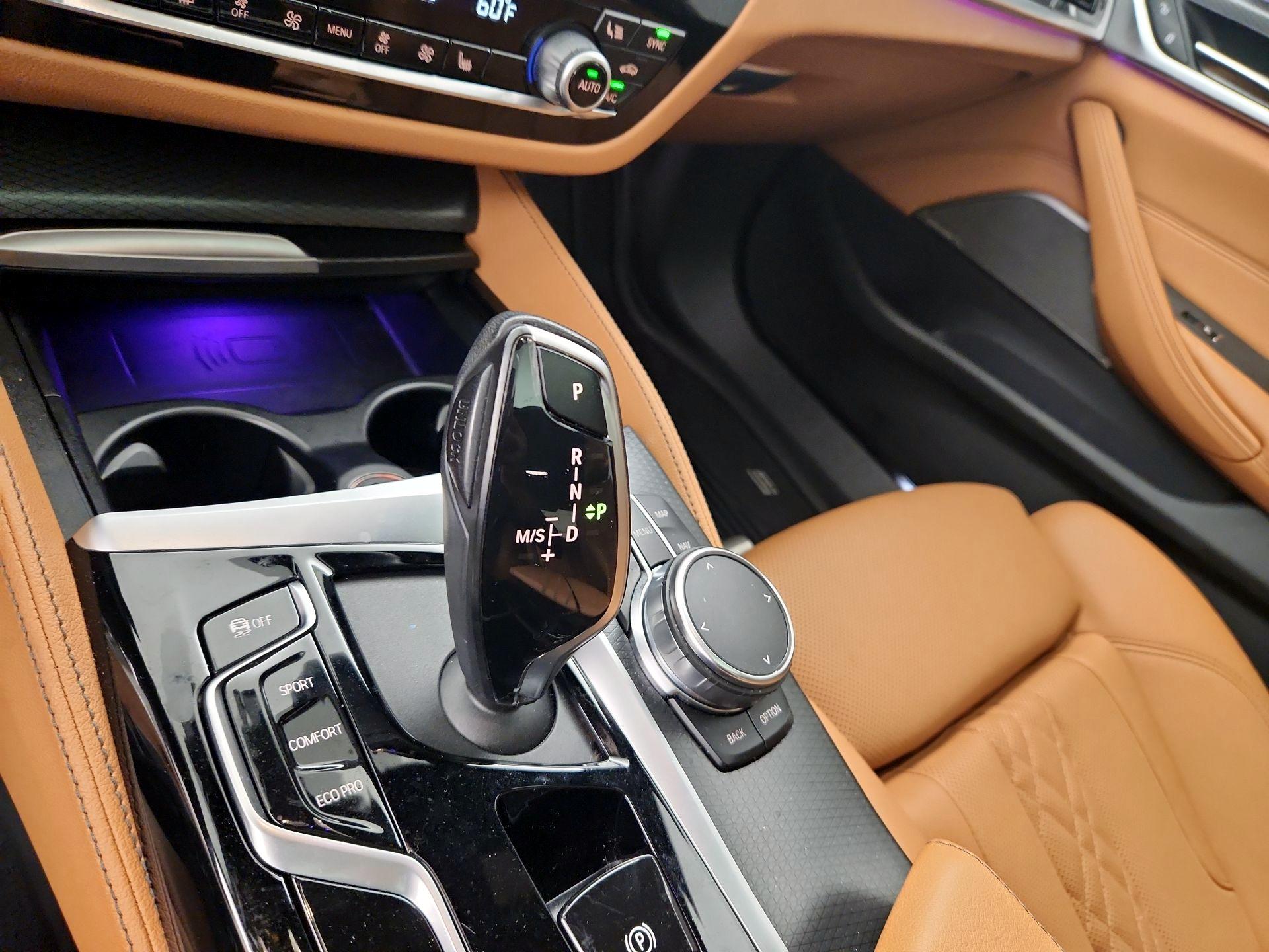 Thumbnail: 2023 BMW 5 Series - 18