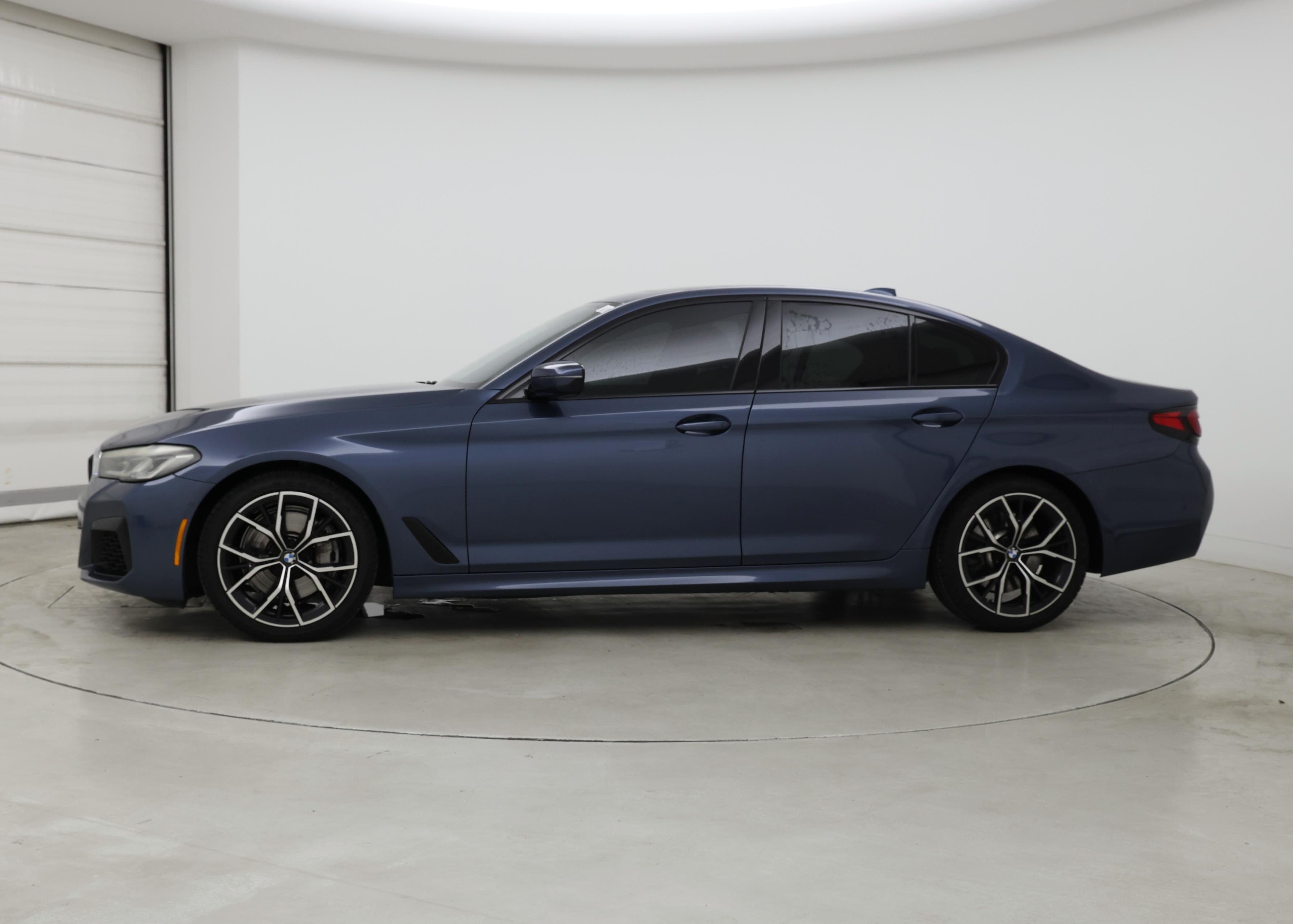 Thumbnail: 2023 BMW 5 Series - 3