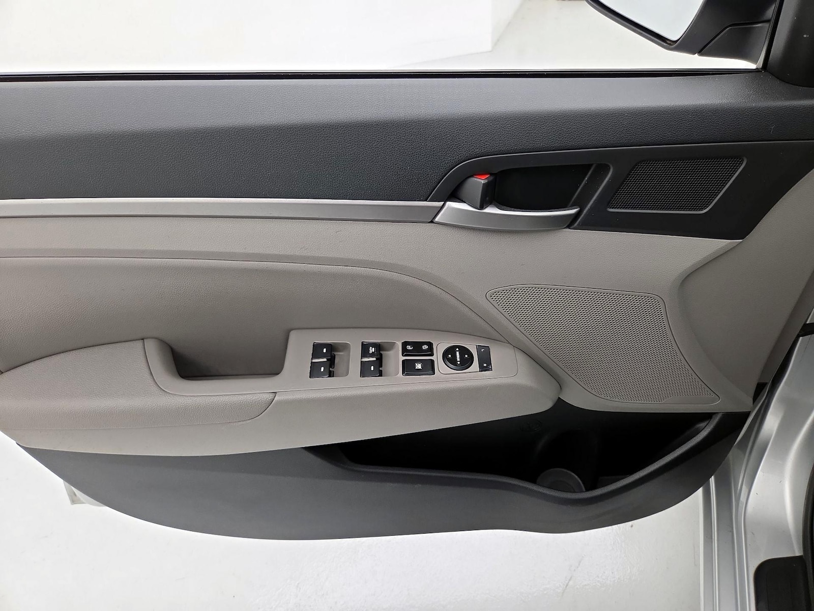 2017 Hyundai Elantra Limited - Photo 13
