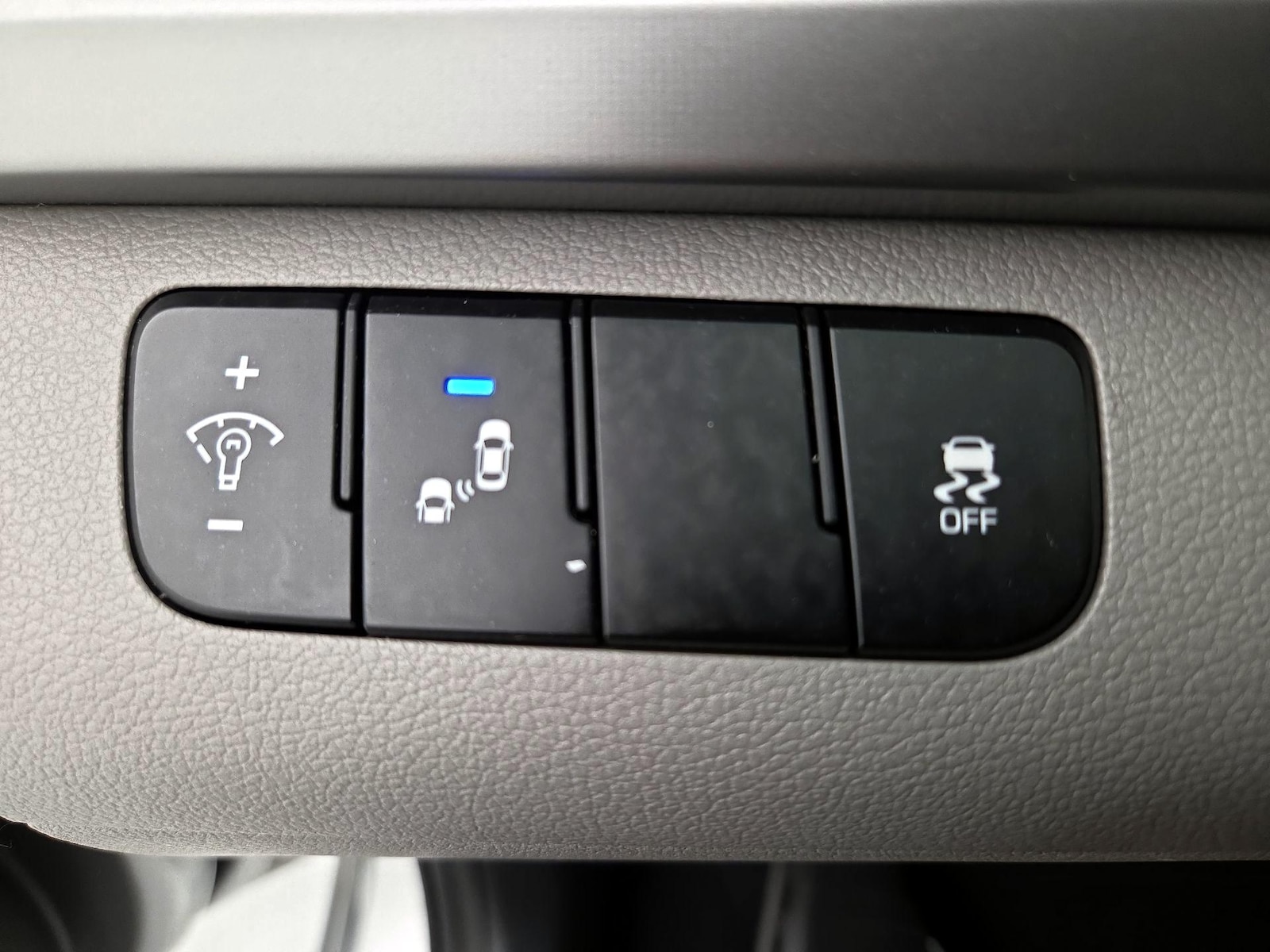 2017 Hyundai Elantra Limited - Photo 14