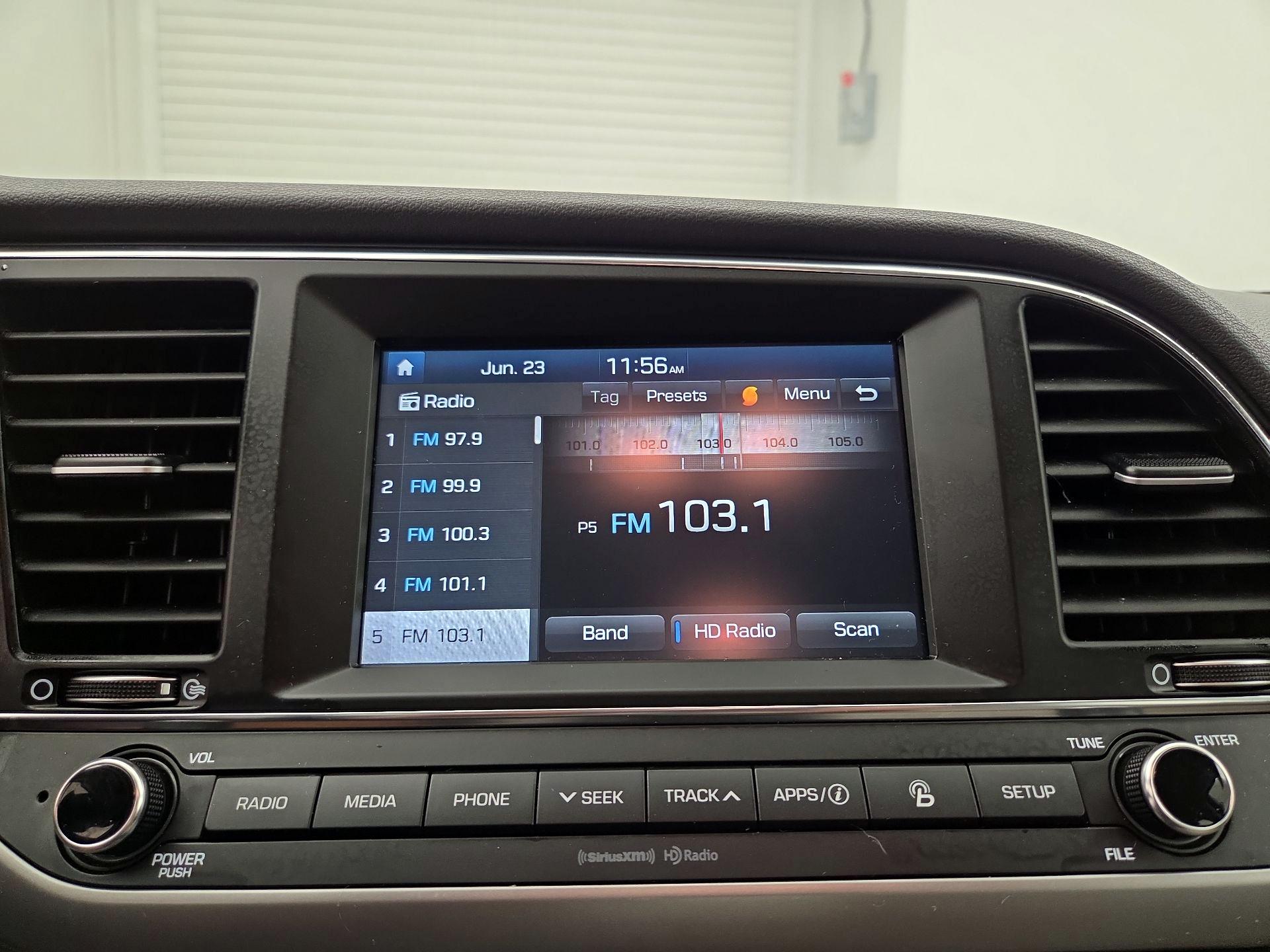 Thumbnail: 2017 Hyundai Elantra - 15