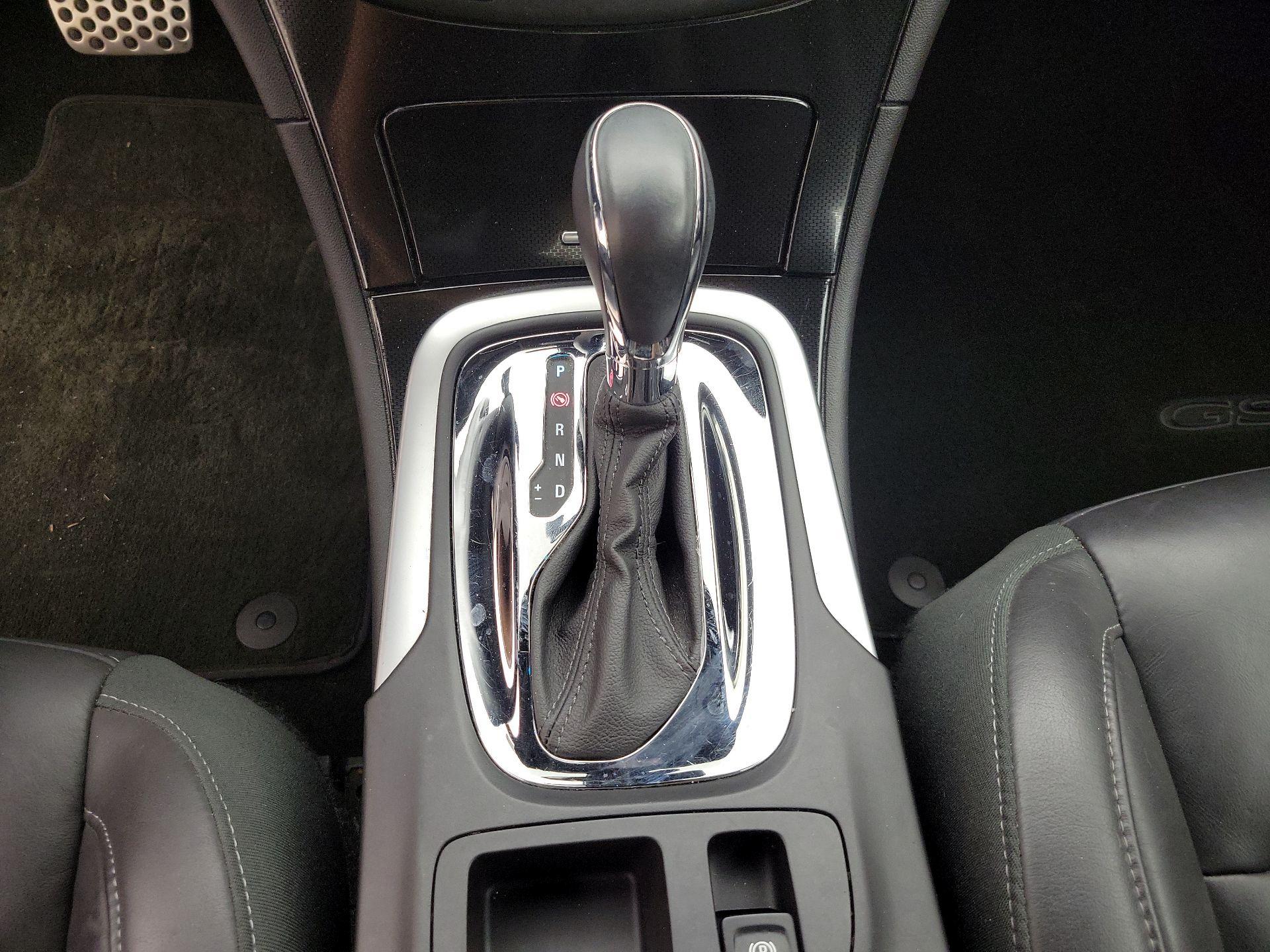 Thumbnail: 2015 Buick Regal - 17