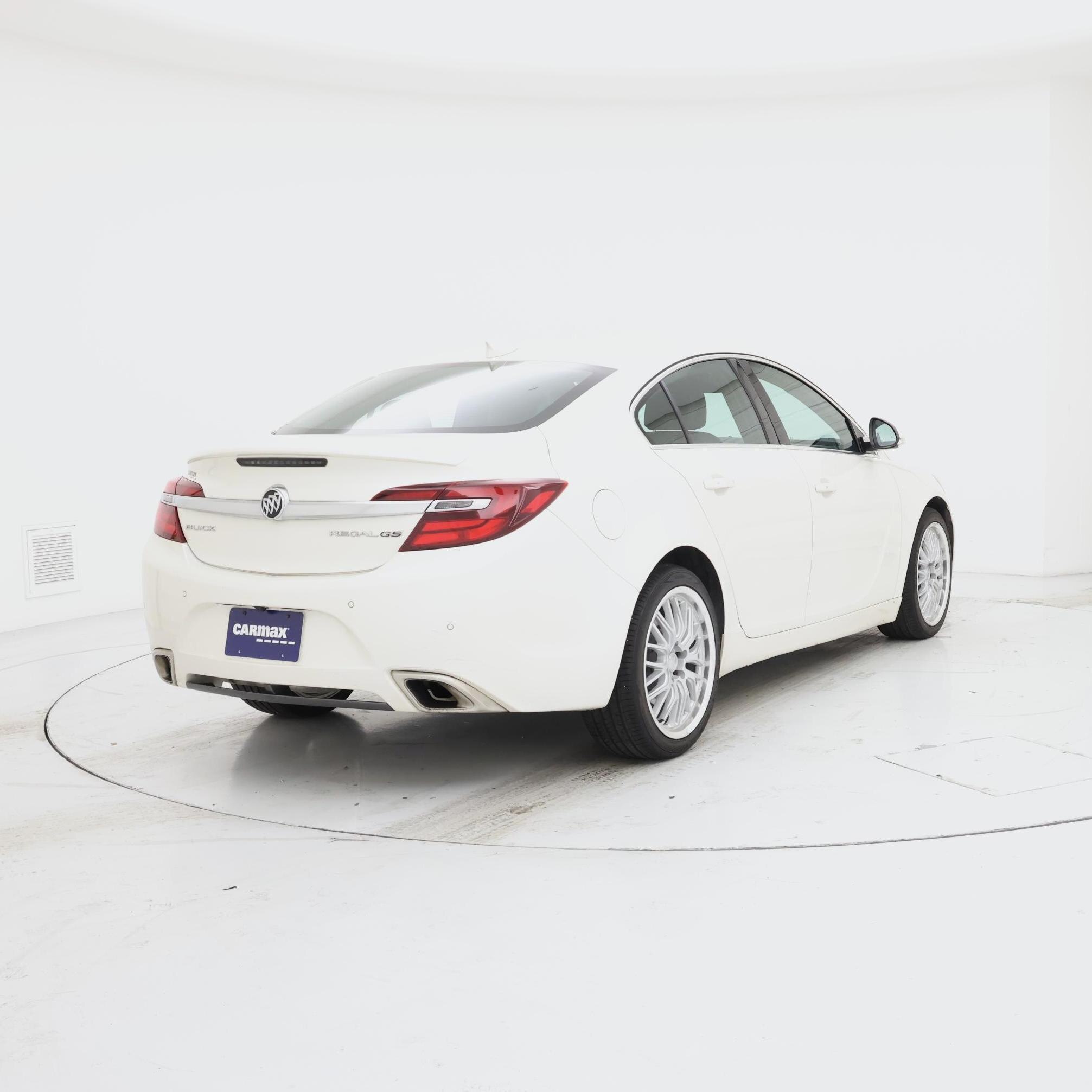 Thumbnail: 2015 Buick Regal - 8