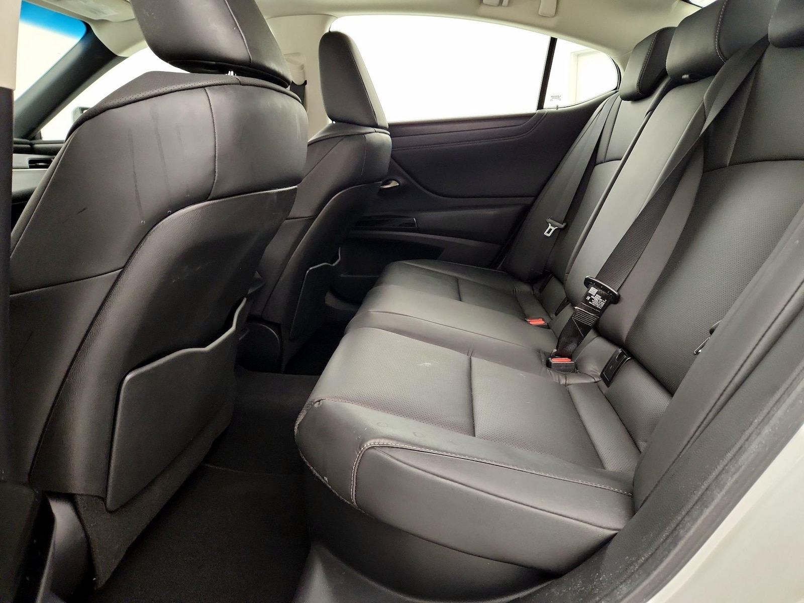 2025 Lexus ES Hybrid 300h - Photo 20