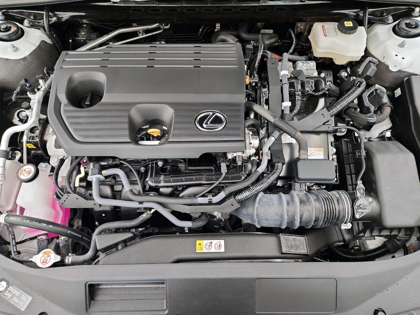 2025 Lexus ES Hybrid 300h - Photo 22