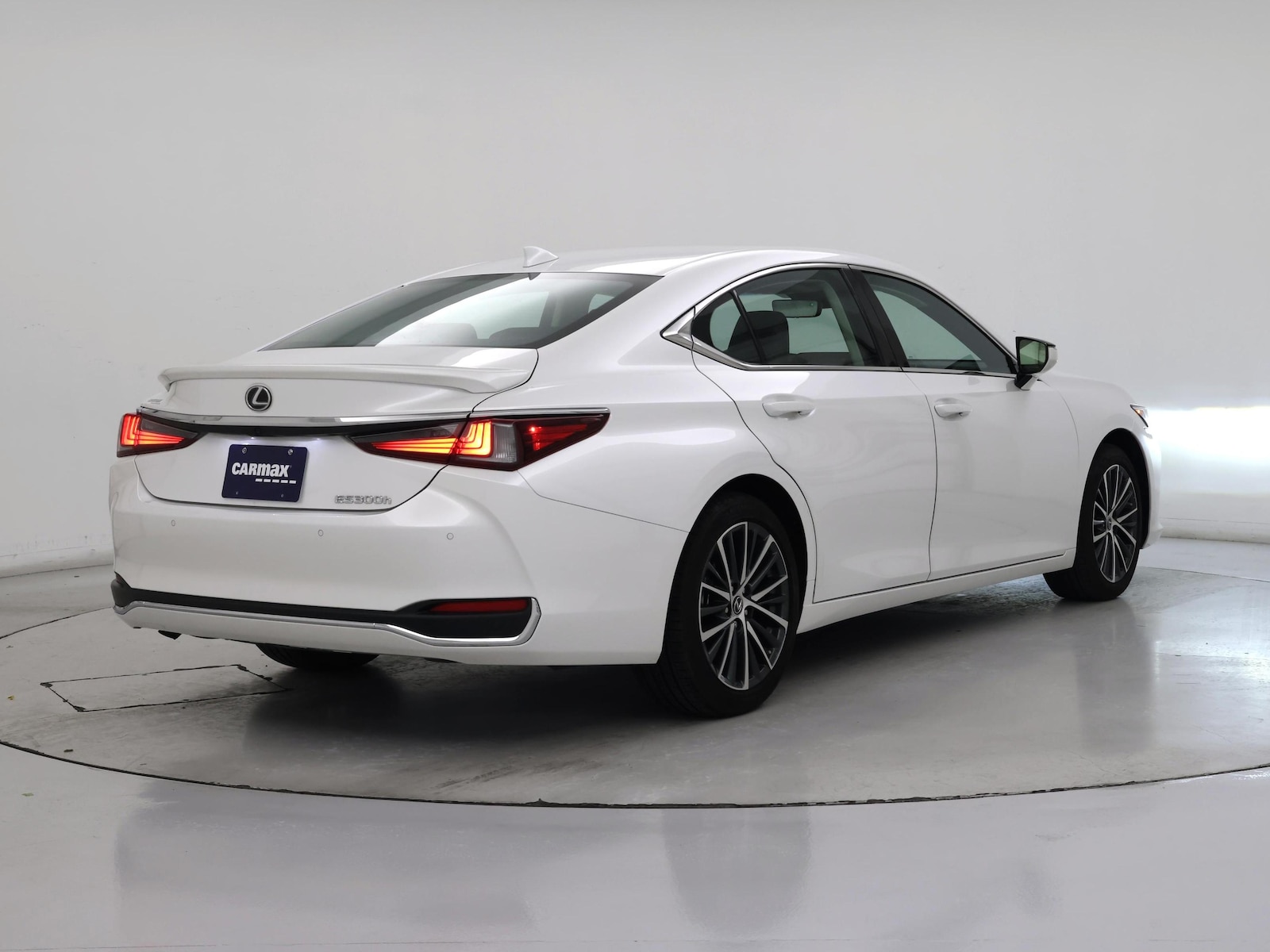 2025 Lexus ES Hybrid 300h - Photo 9