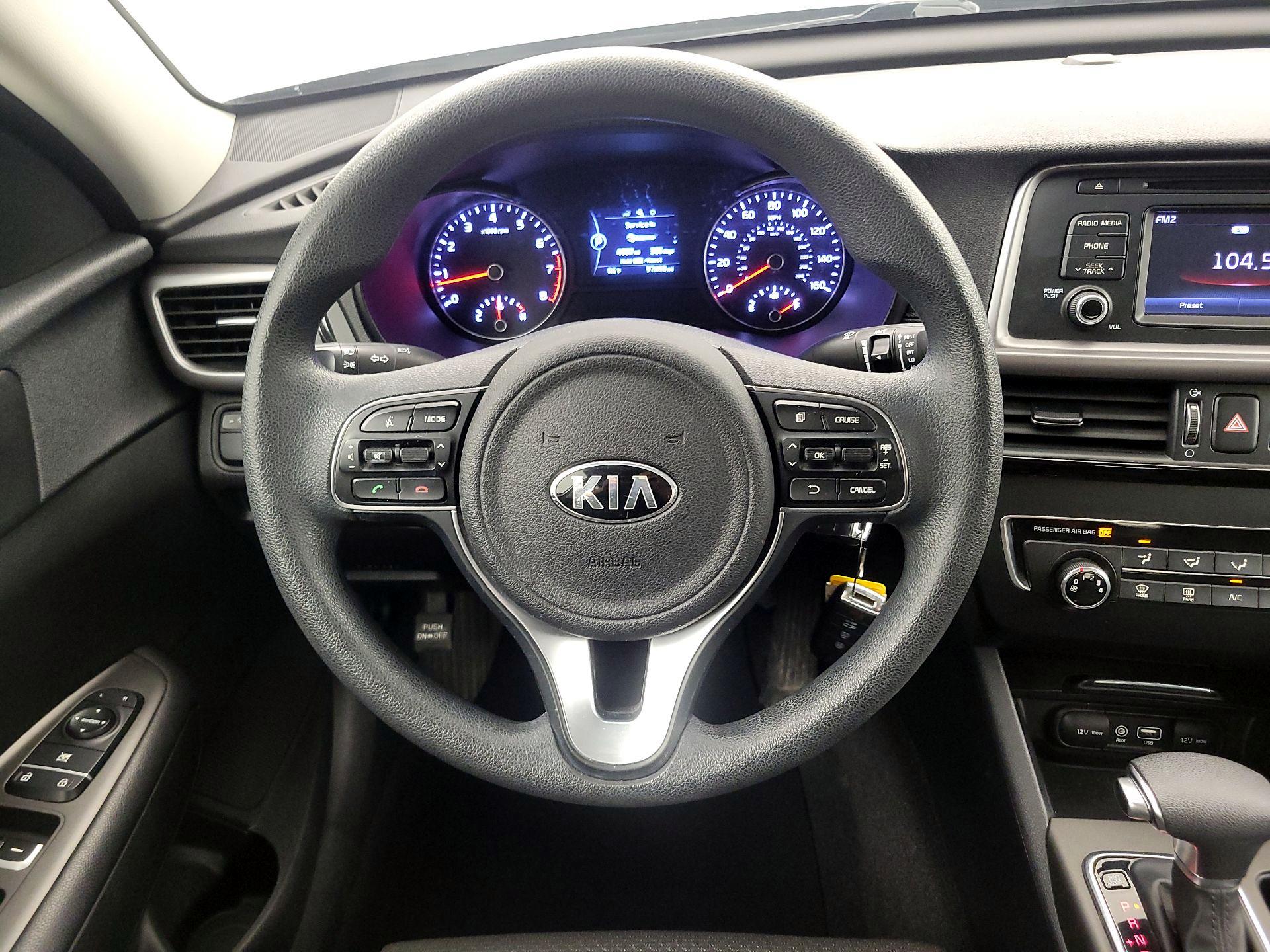 Thumbnail: 2016 Kia Optima - 10