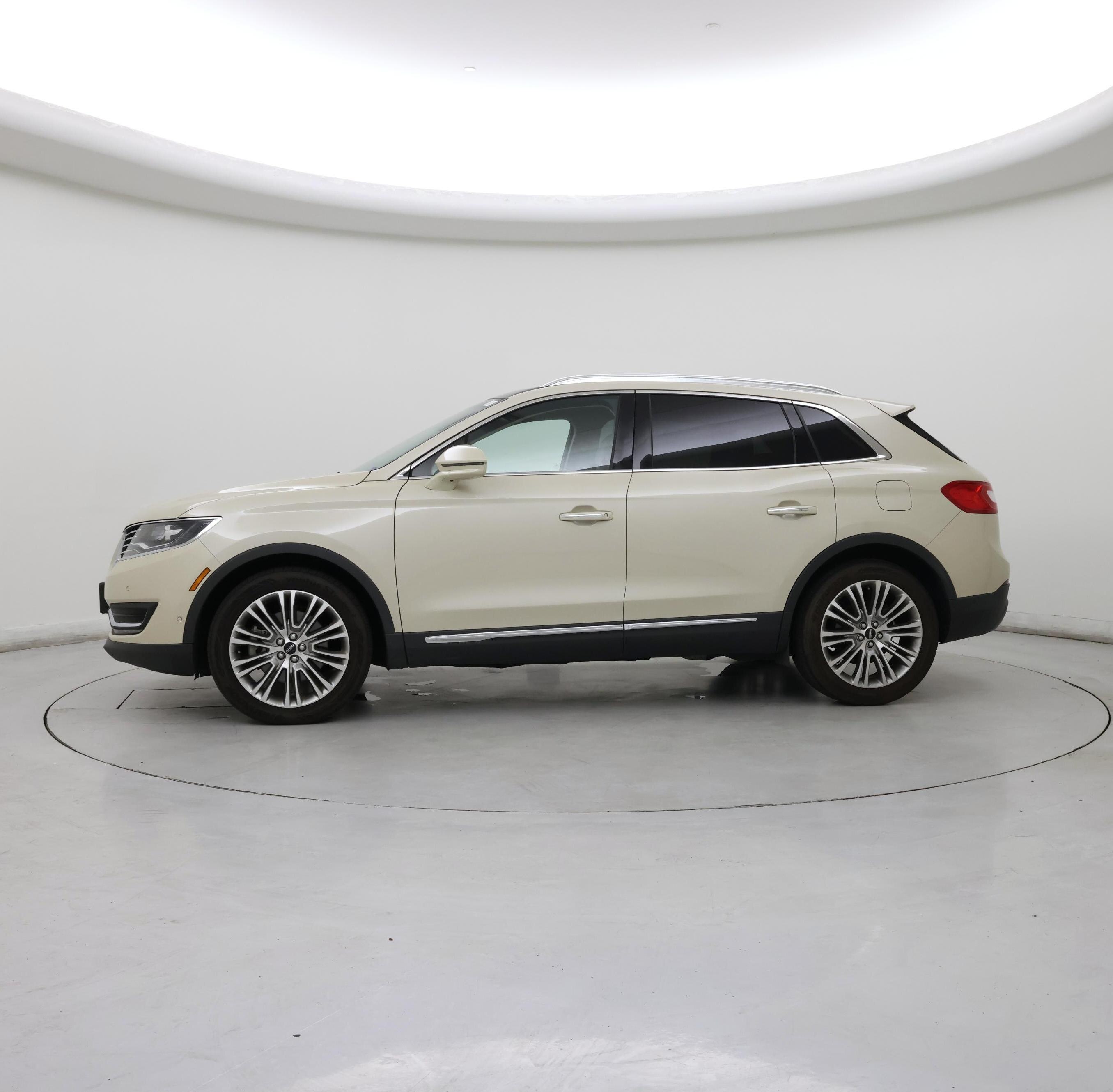 Thumbnail: 2018 Lincoln MKX - 3