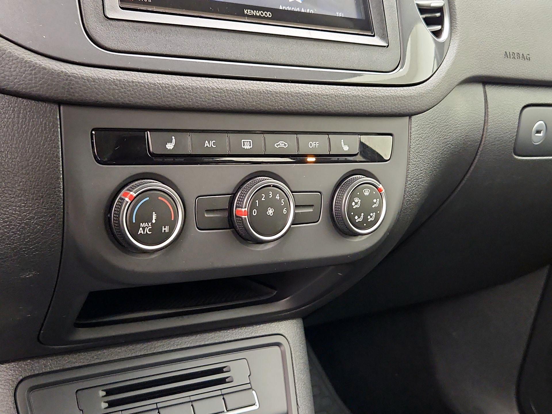 Thumbnail: 2017 Volkswagen Tiguan - 16