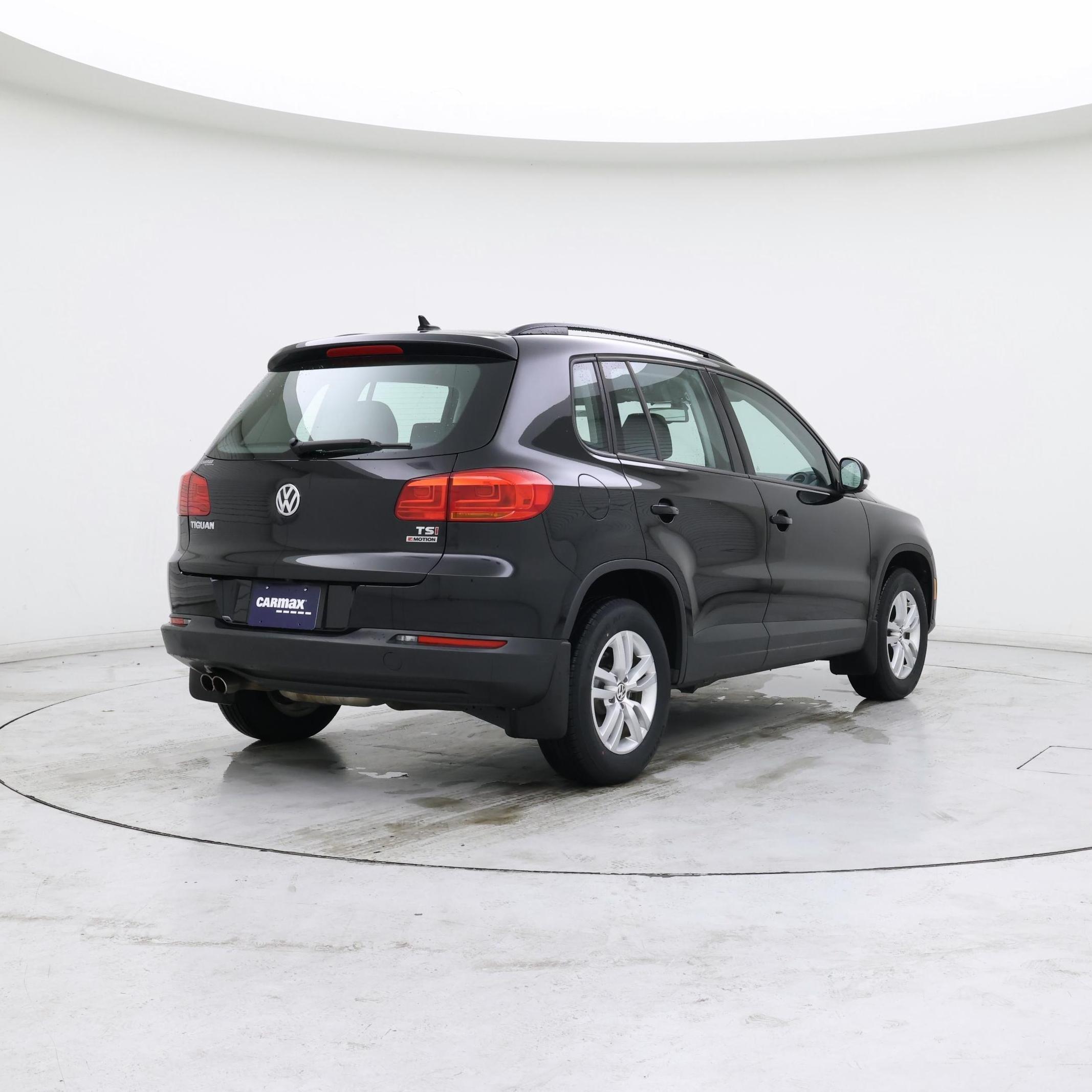 Thumbnail: 2017 Volkswagen Tiguan - 8