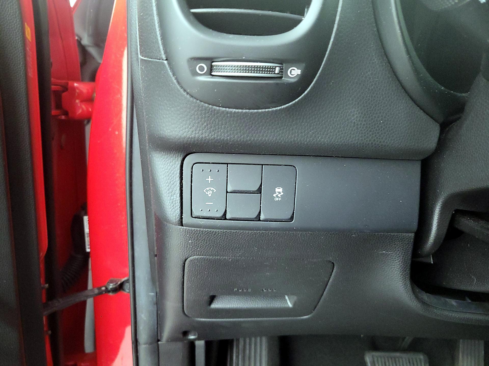 Thumbnail: 2018 Kia Soul - 13