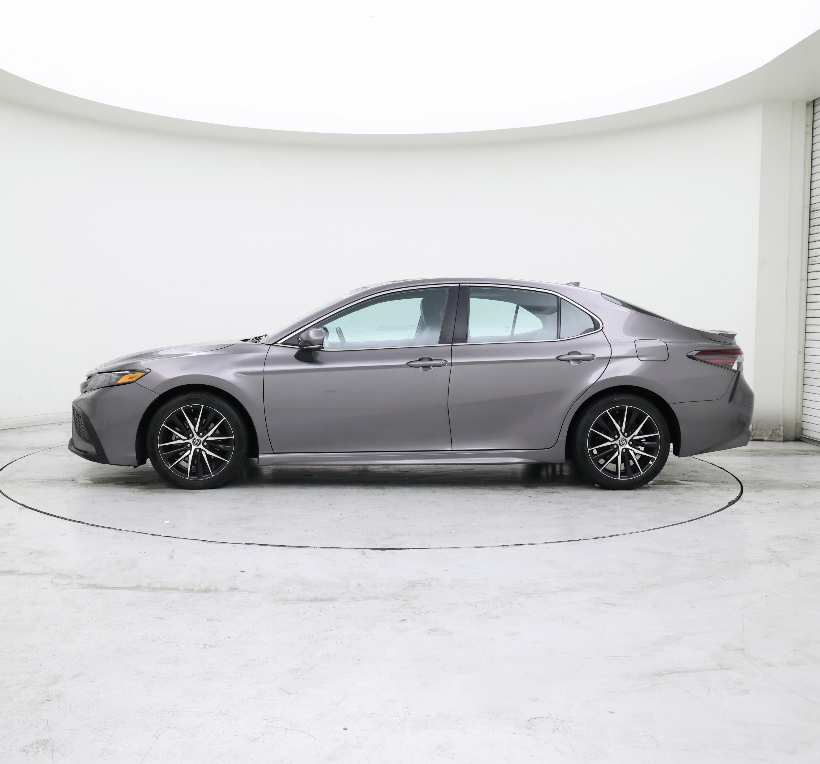 Thumbnail: 2022 Toyota Camry - 3