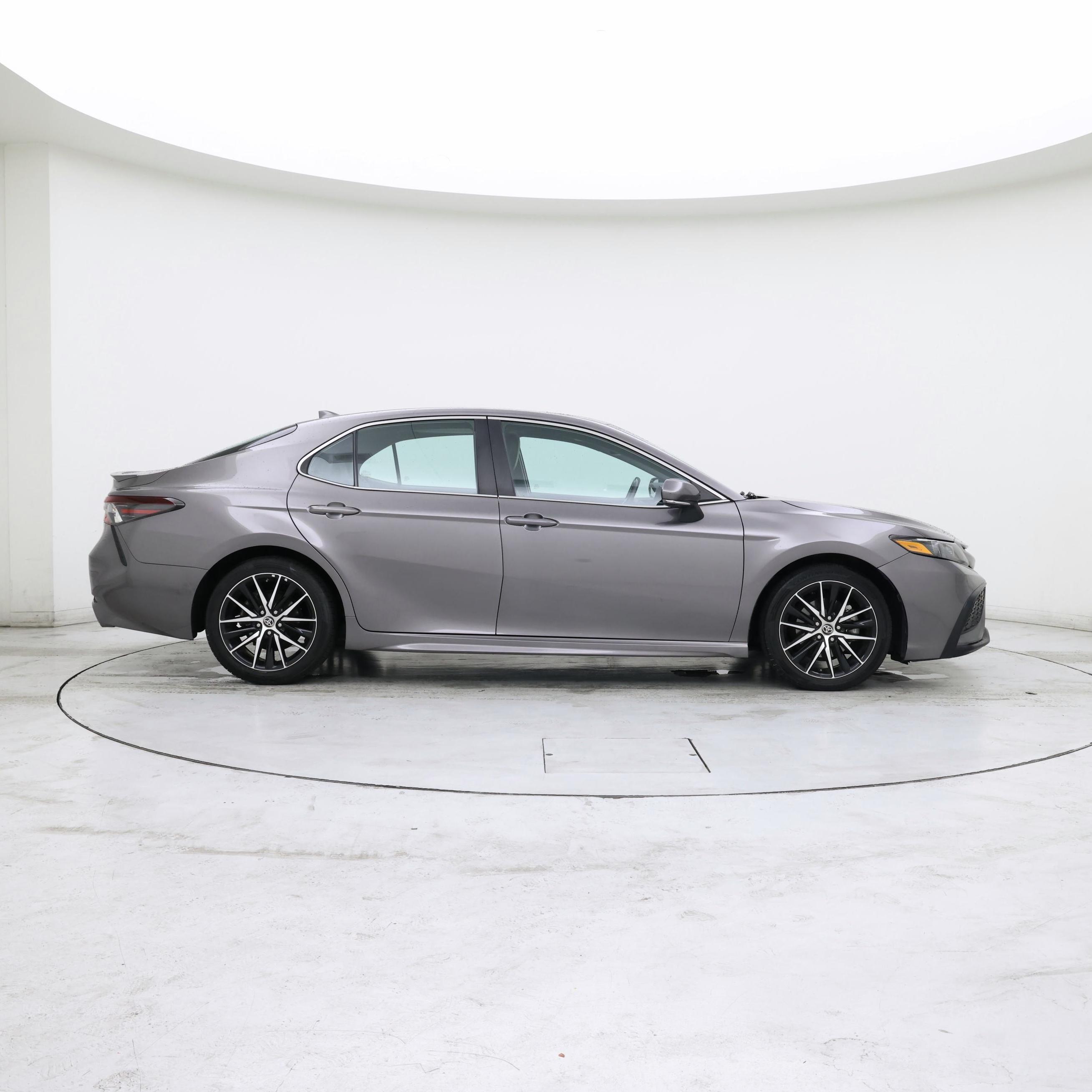 Thumbnail: 2022 Toyota Camry - 7