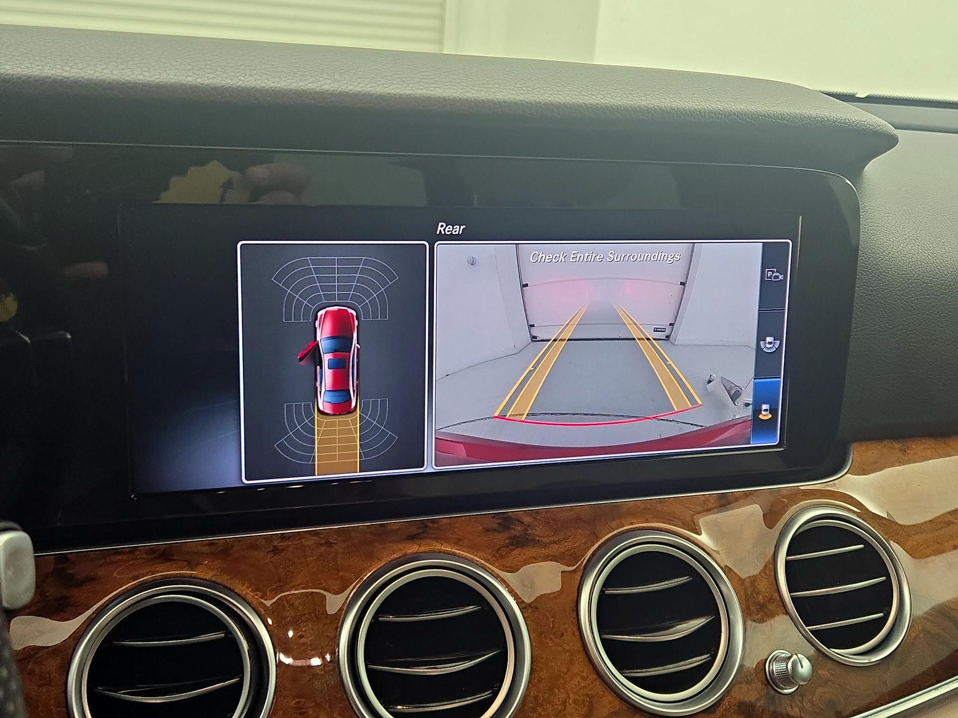 Thumbnail: 2018 Mercedes-Benz E-Class - 15