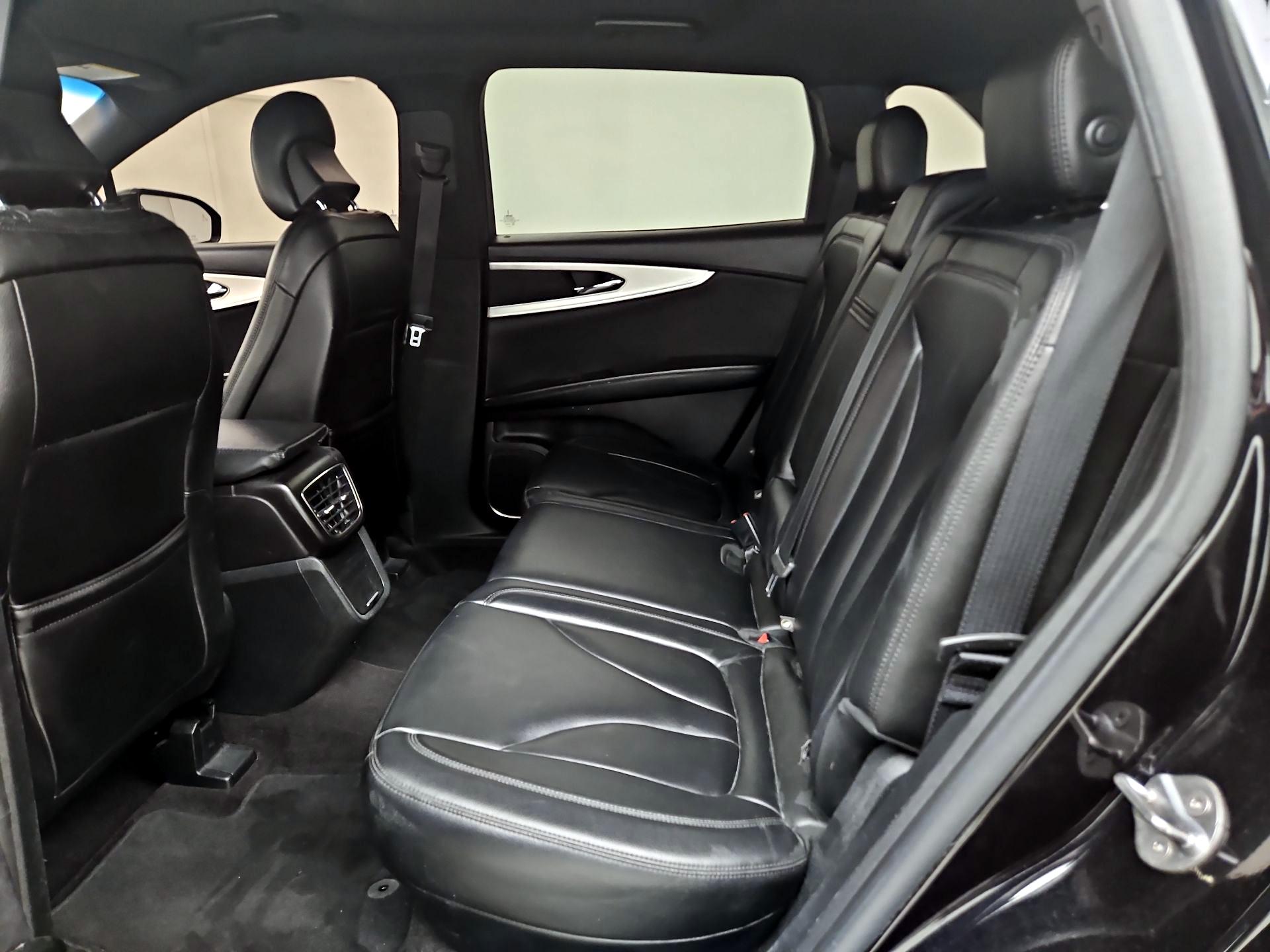 Thumbnail: 2019 Lincoln Nautilus - 19
