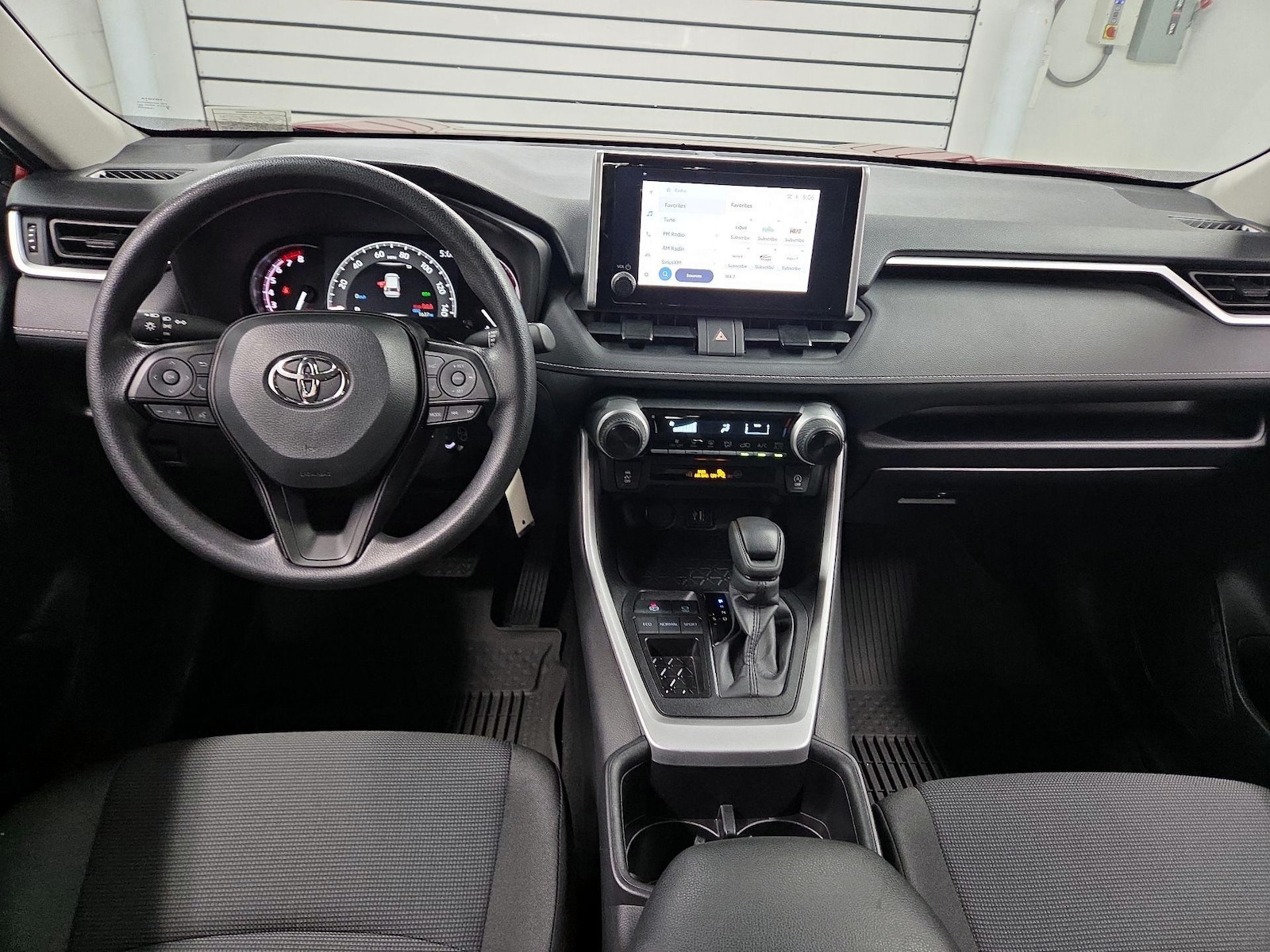 2025 Toyota RAV4 LE - Photo 10