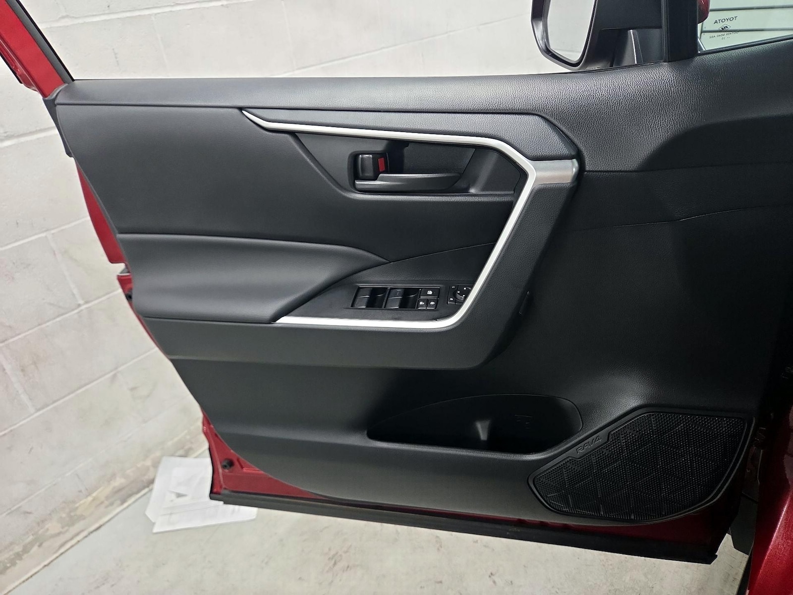 2025 Toyota RAV4 LE - Photo 13