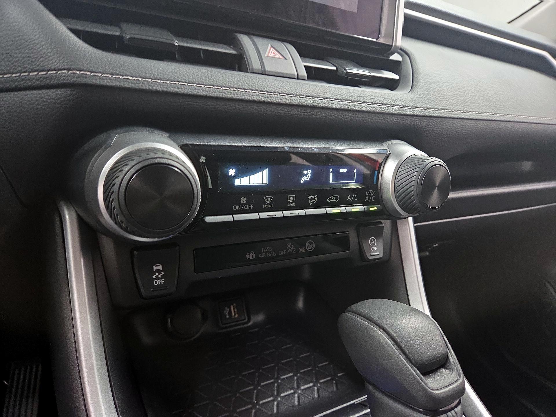 Thumbnail: 2025 Toyota RAV4 - 14