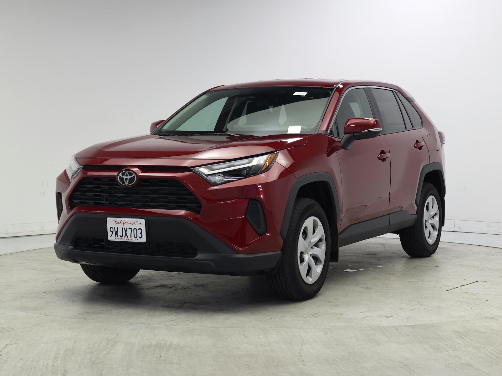2025 Toyota RAV4 LE - Photo 5