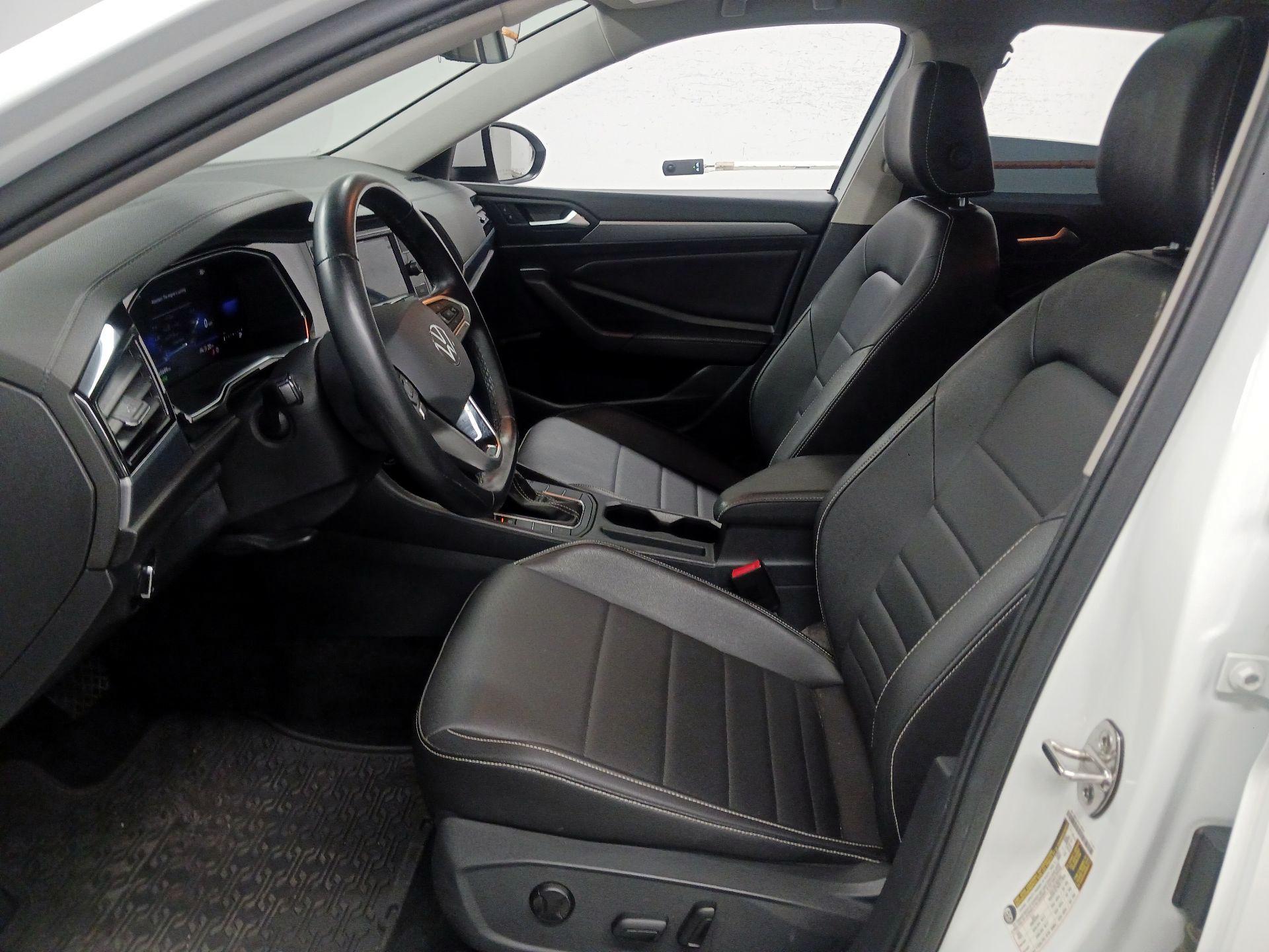 Thumbnail: 2023 Volkswagen Jetta - 11