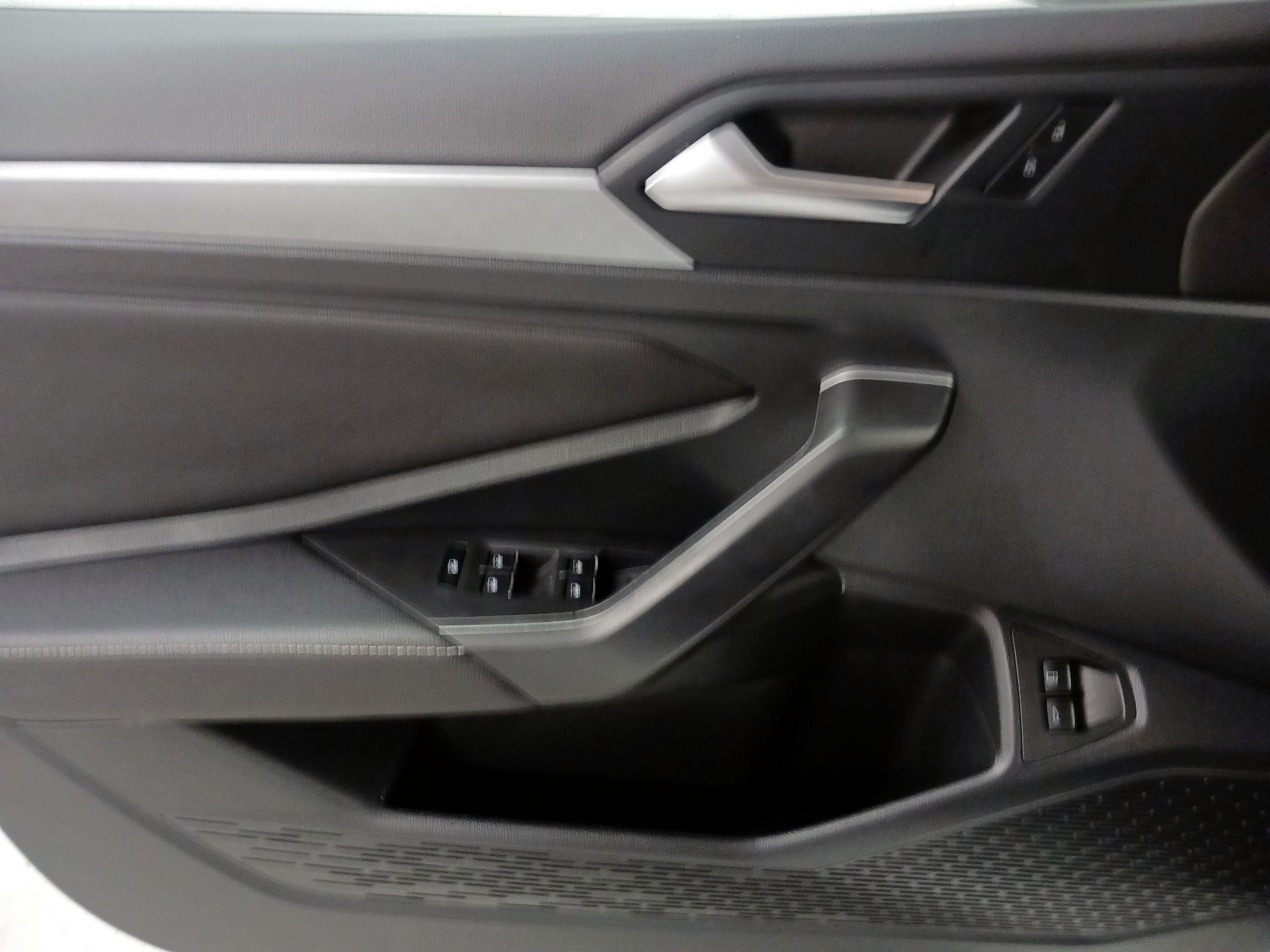 Thumbnail: 2023 Volkswagen Jetta - 12