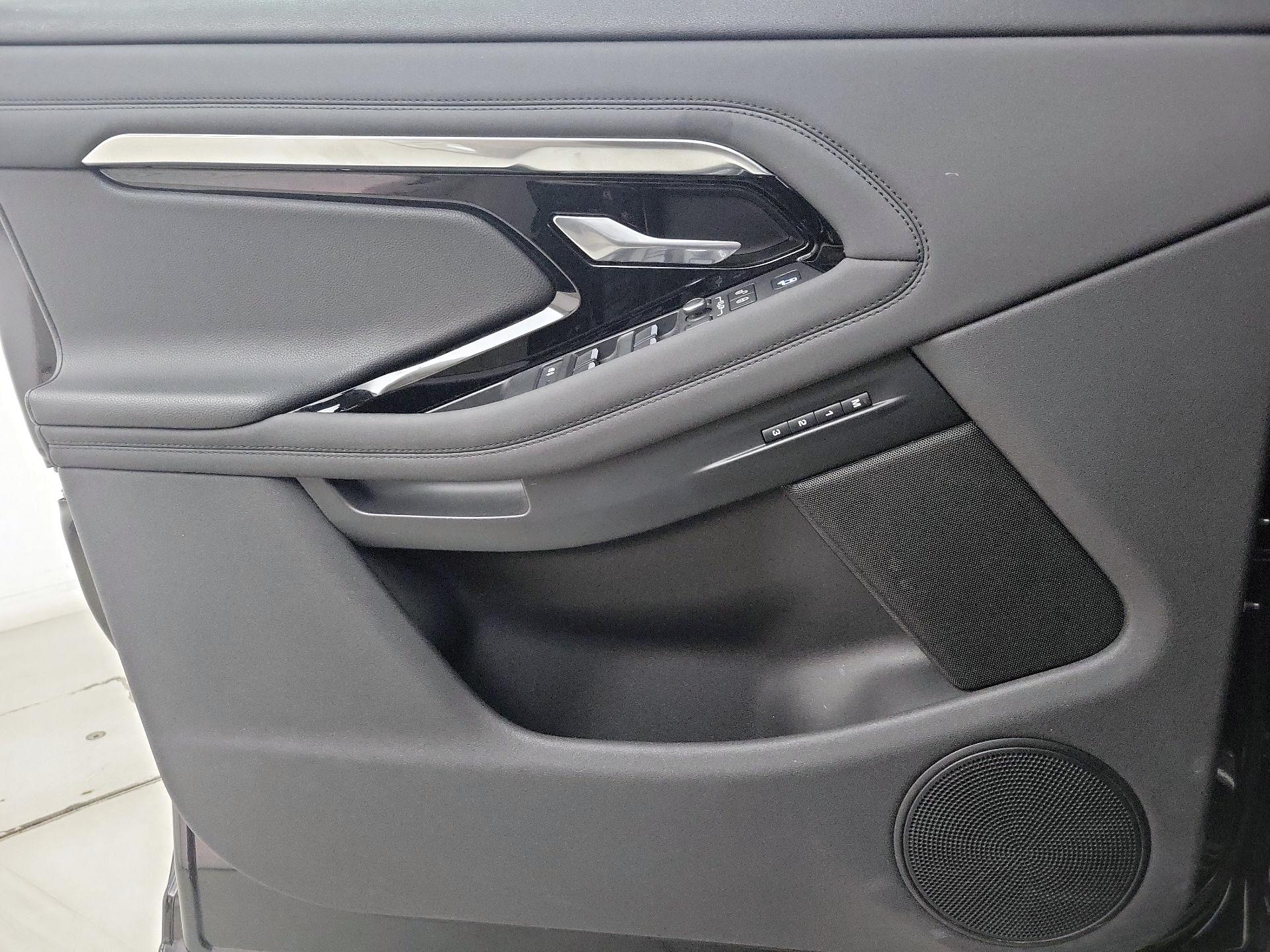 Thumbnail: 2020 Land Rover Range Rover Evoque - 12