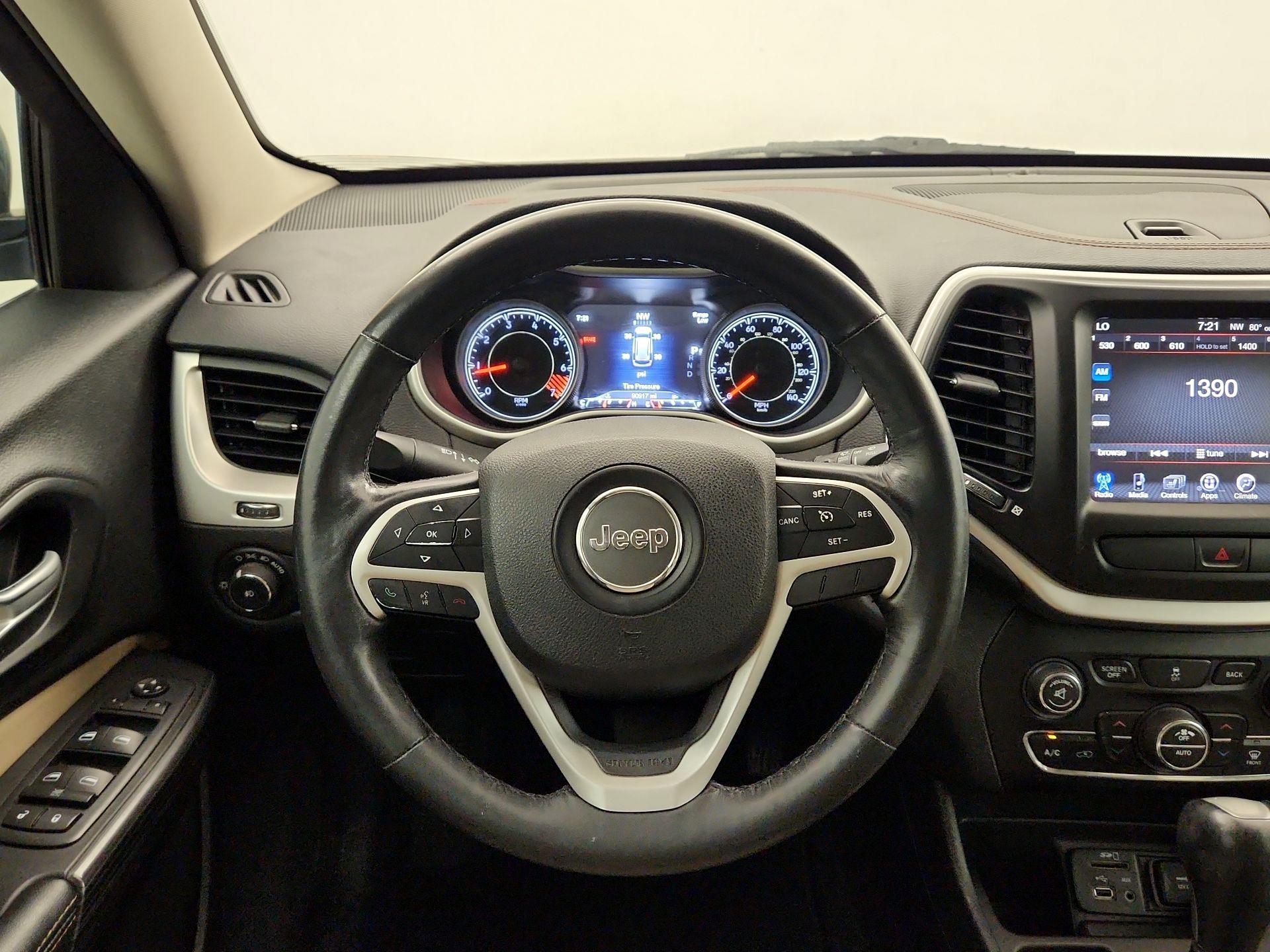 Thumbnail: 2015 Jeep Cherokee - 10