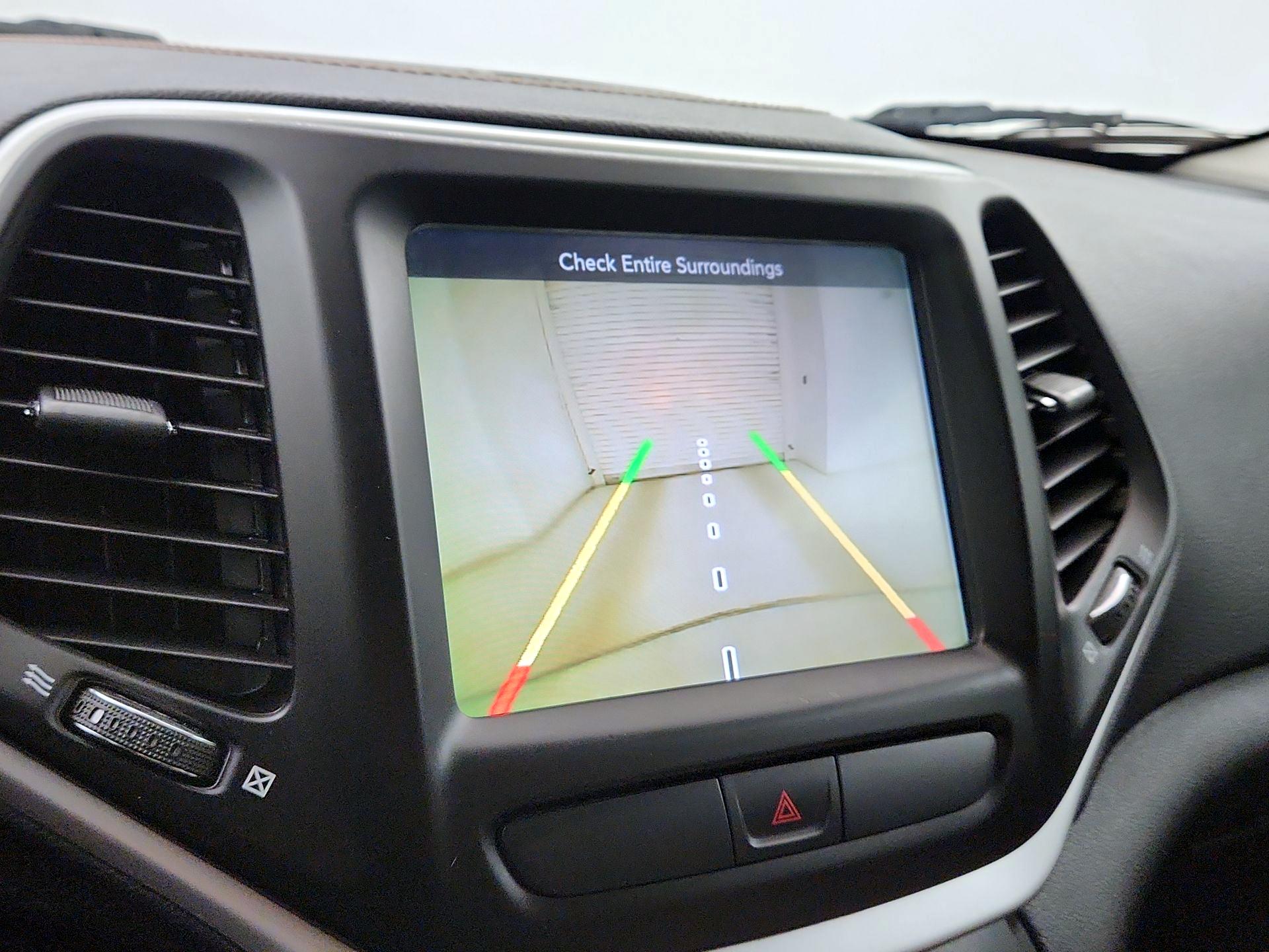 Thumbnail: 2015 Jeep Cherokee - 15