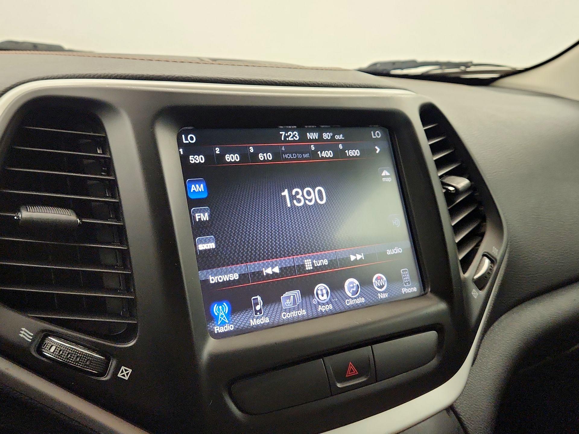 Thumbnail: 2015 Jeep Cherokee - 16