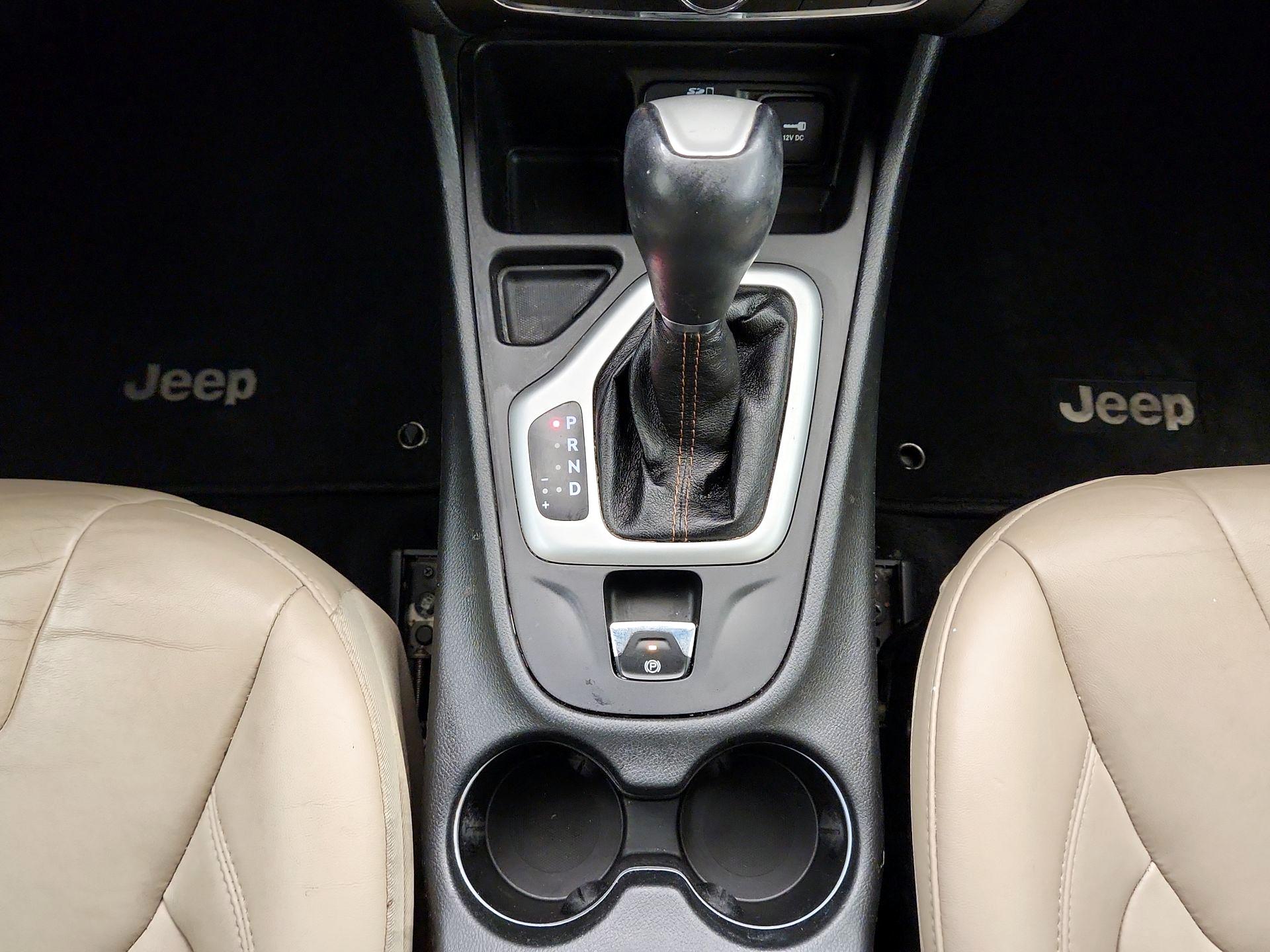 Thumbnail: 2015 Jeep Cherokee - 18
