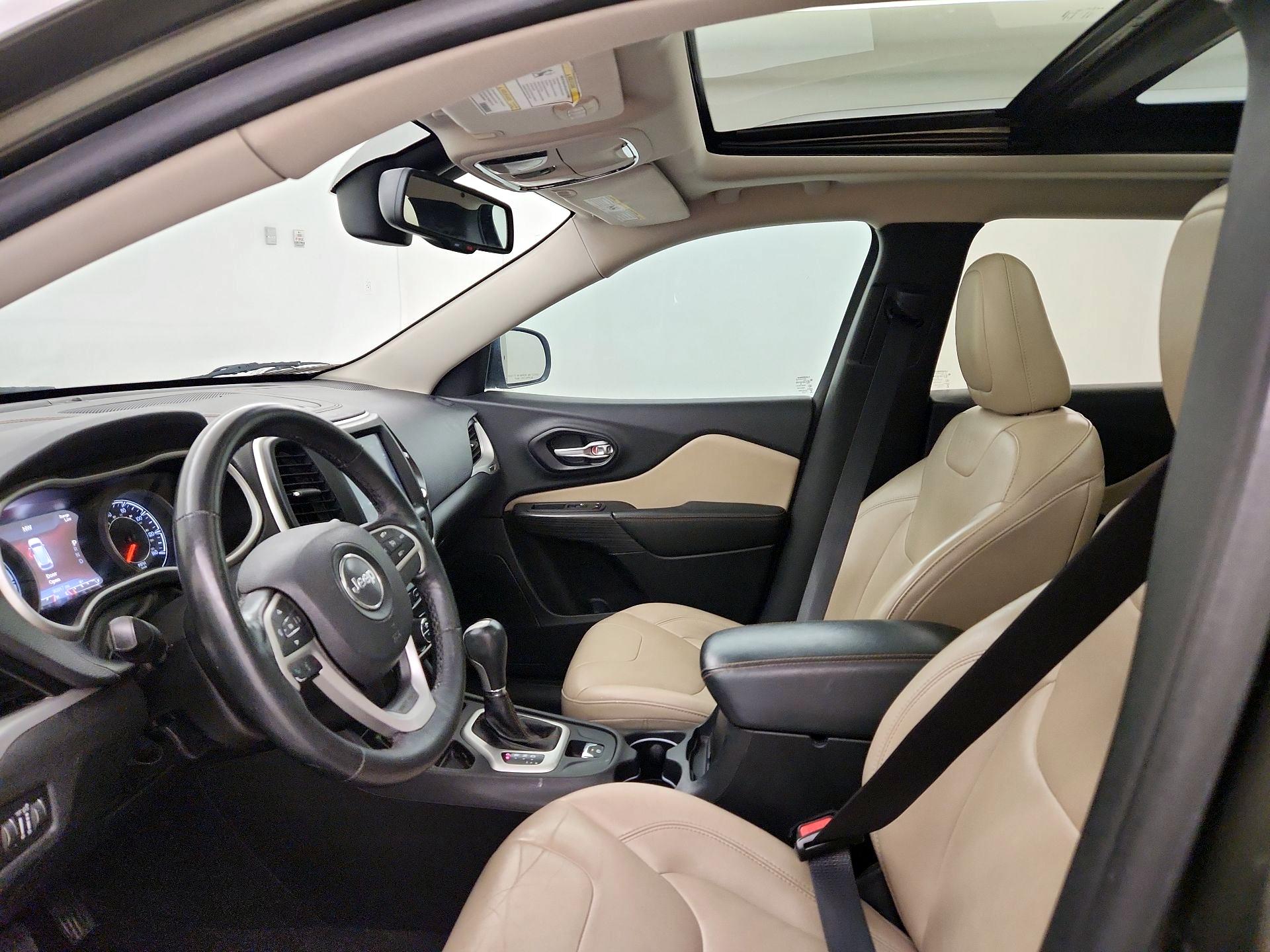 Thumbnail: 2015 Jeep Cherokee - 20