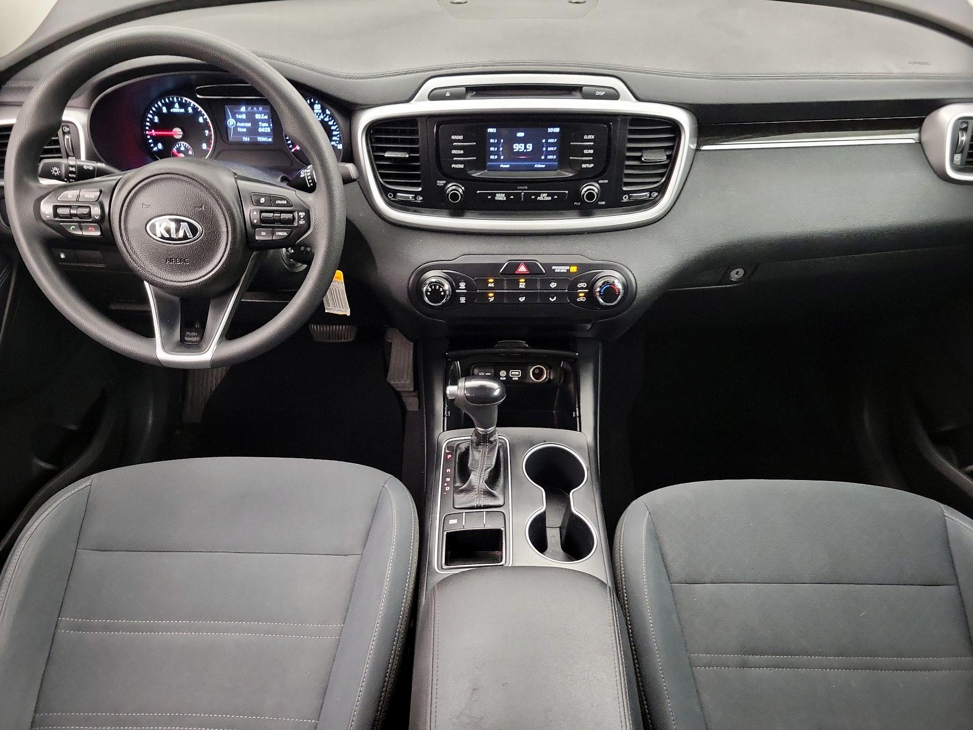 Thumbnail: 2016 Kia Sorento - 9