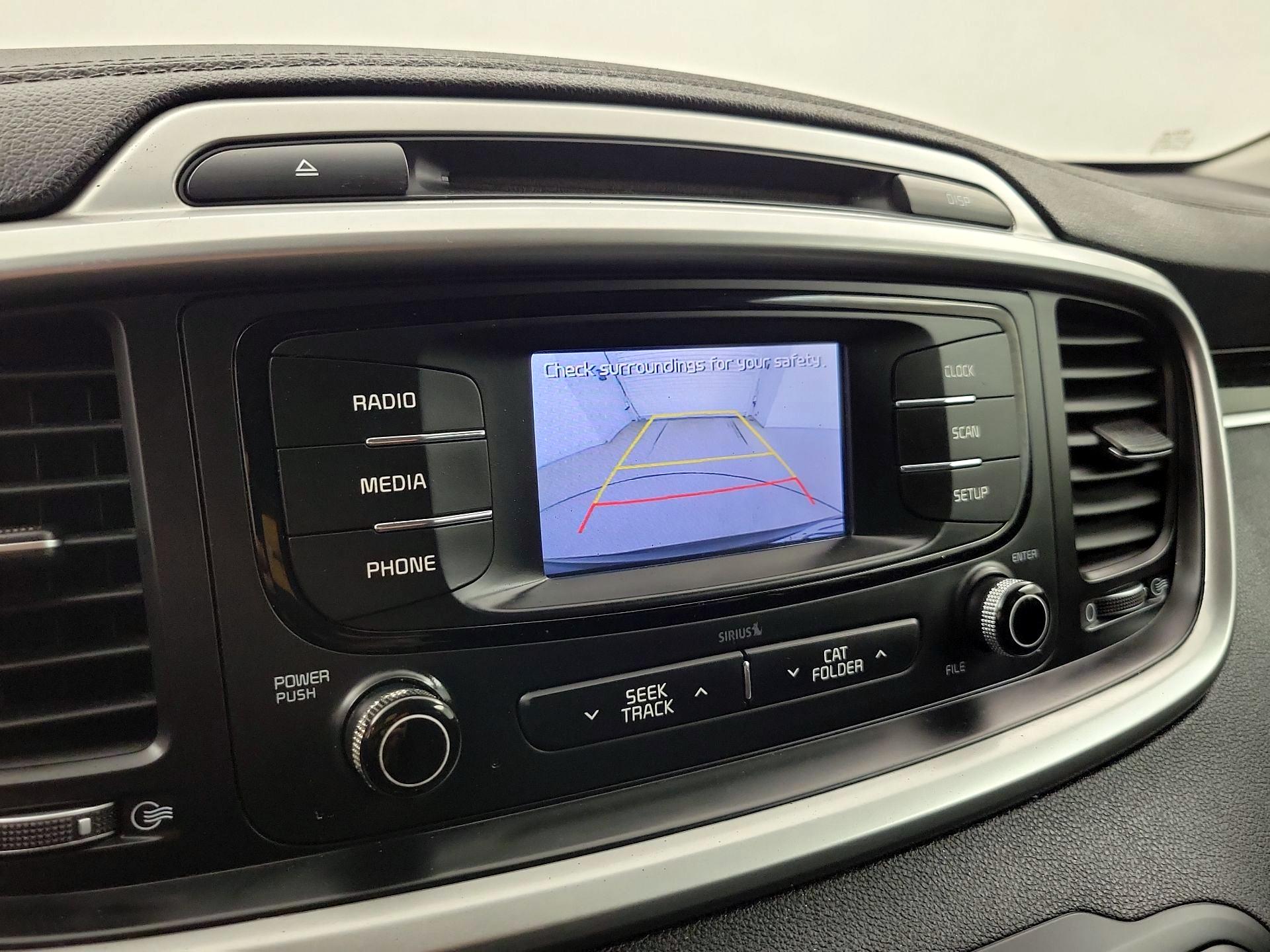 Thumbnail: 2016 Kia Sorento - 14