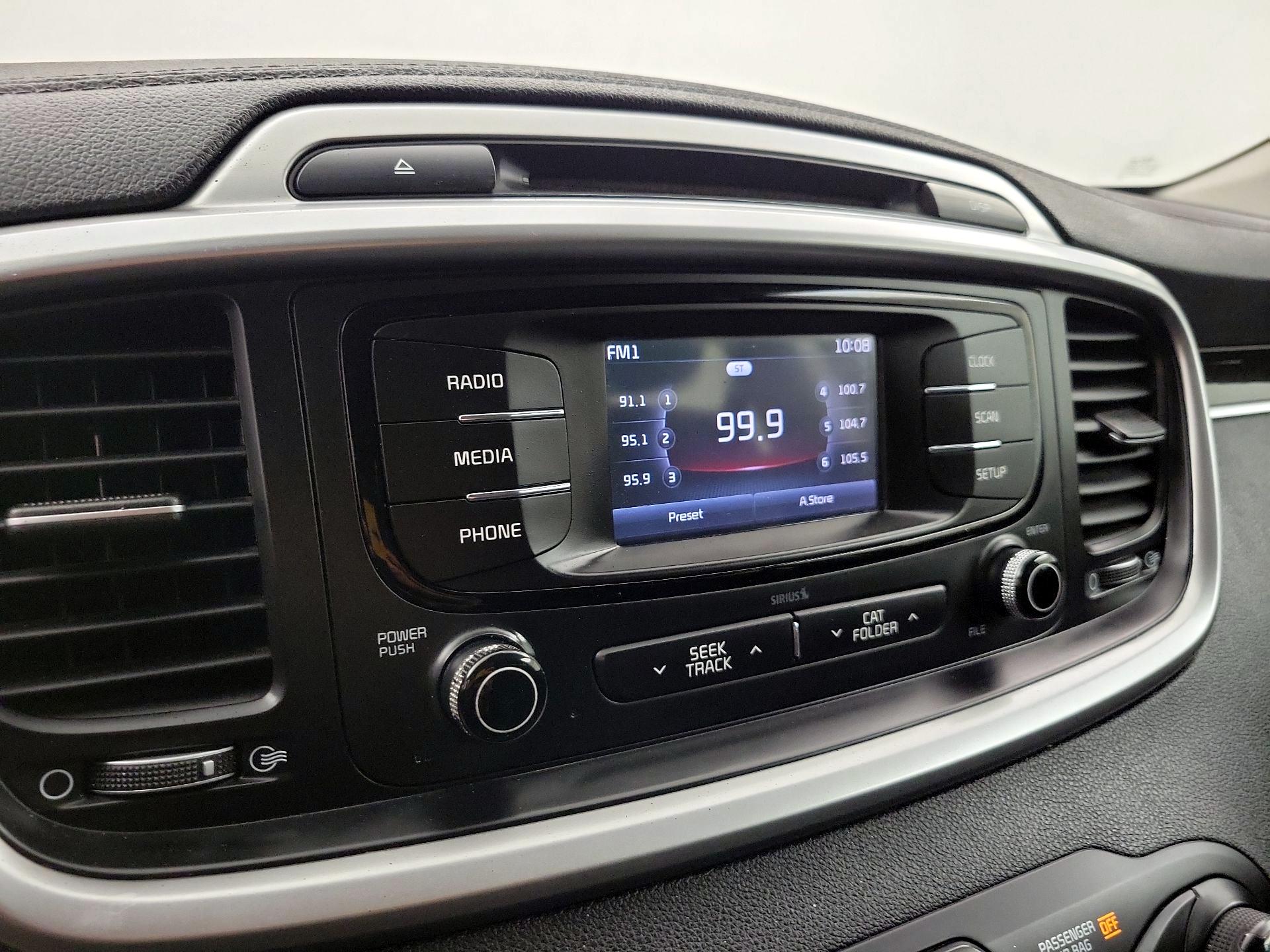 Thumbnail: 2016 Kia Sorento - 15