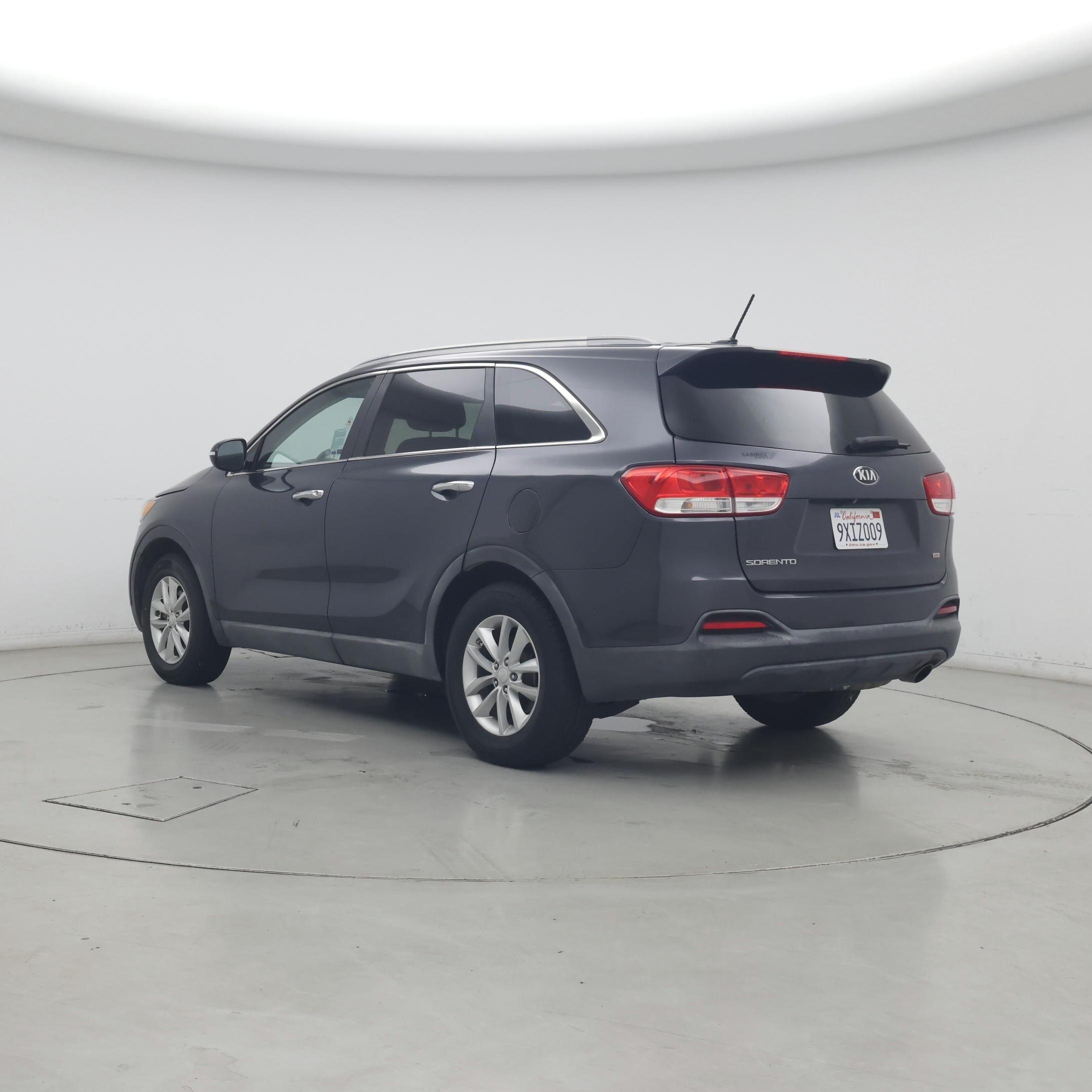 Thumbnail: 2016 Kia Sorento - 2