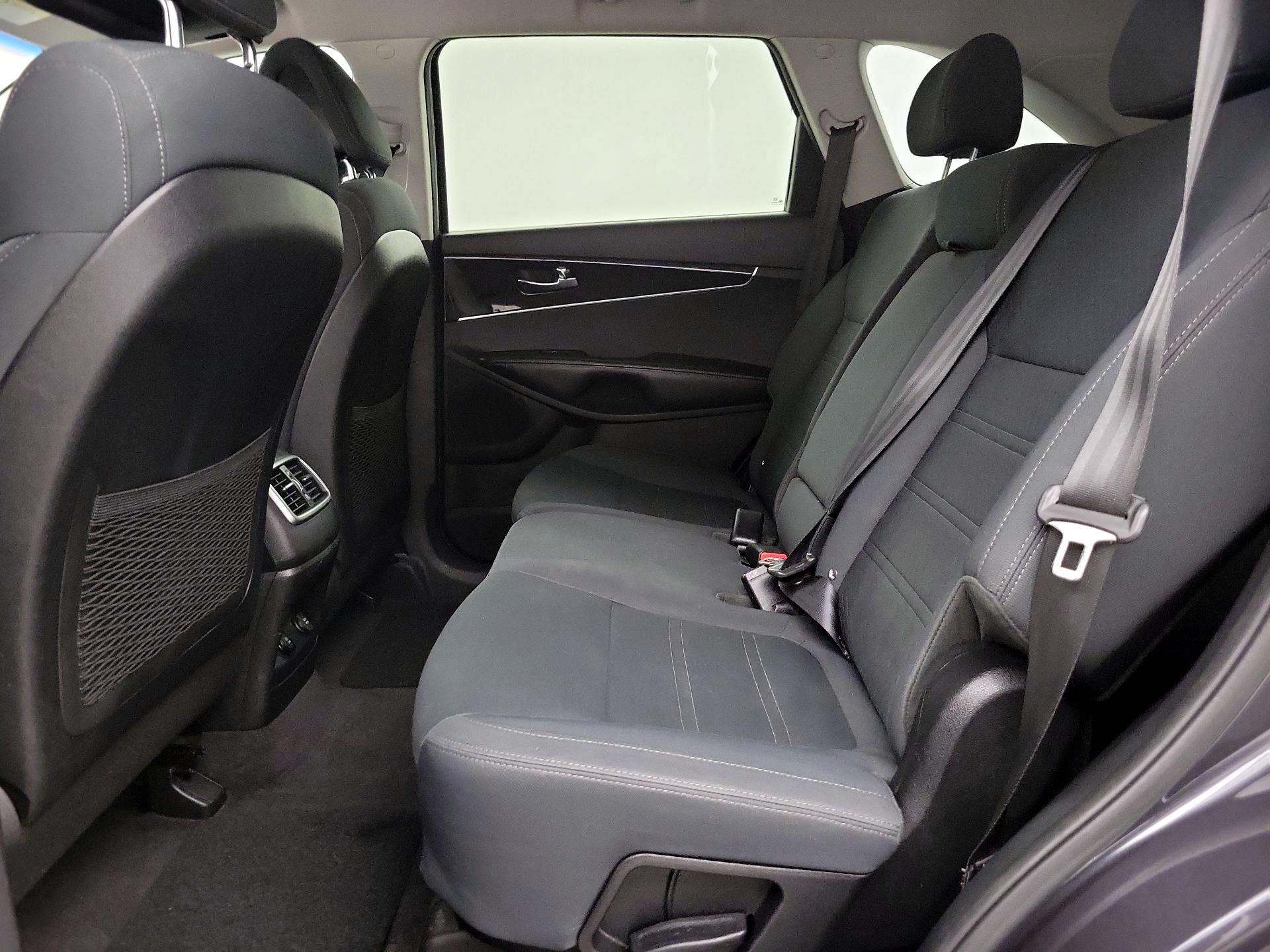 Thumbnail: 2016 Kia Sorento - 19