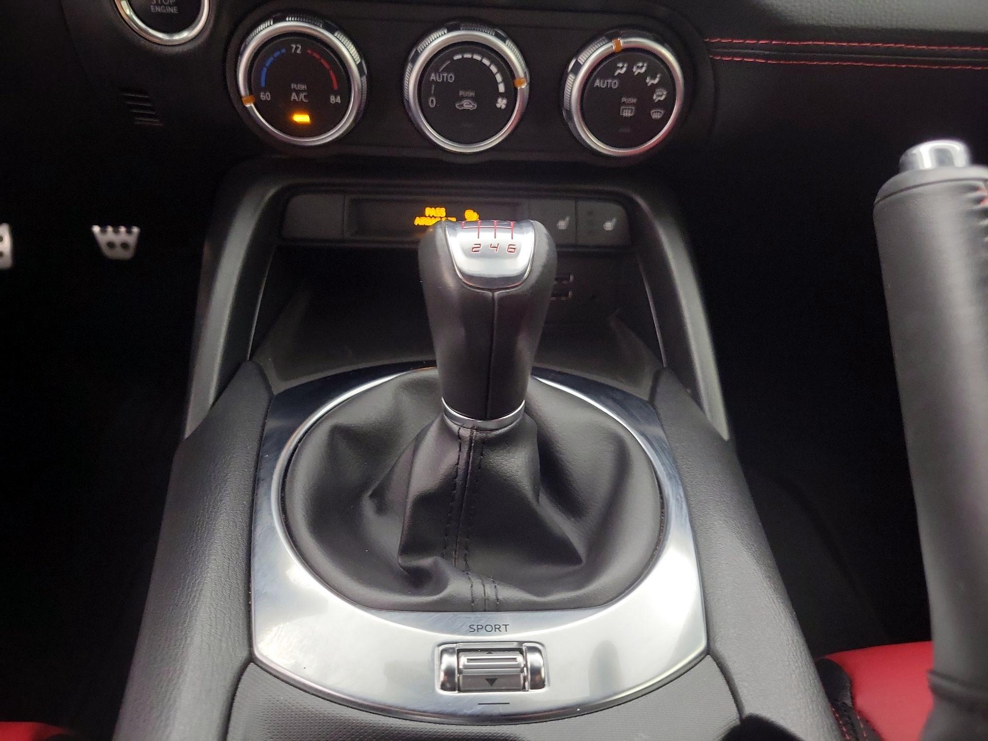 Thumbnail: 2019 Fiat 124 Spider - 18