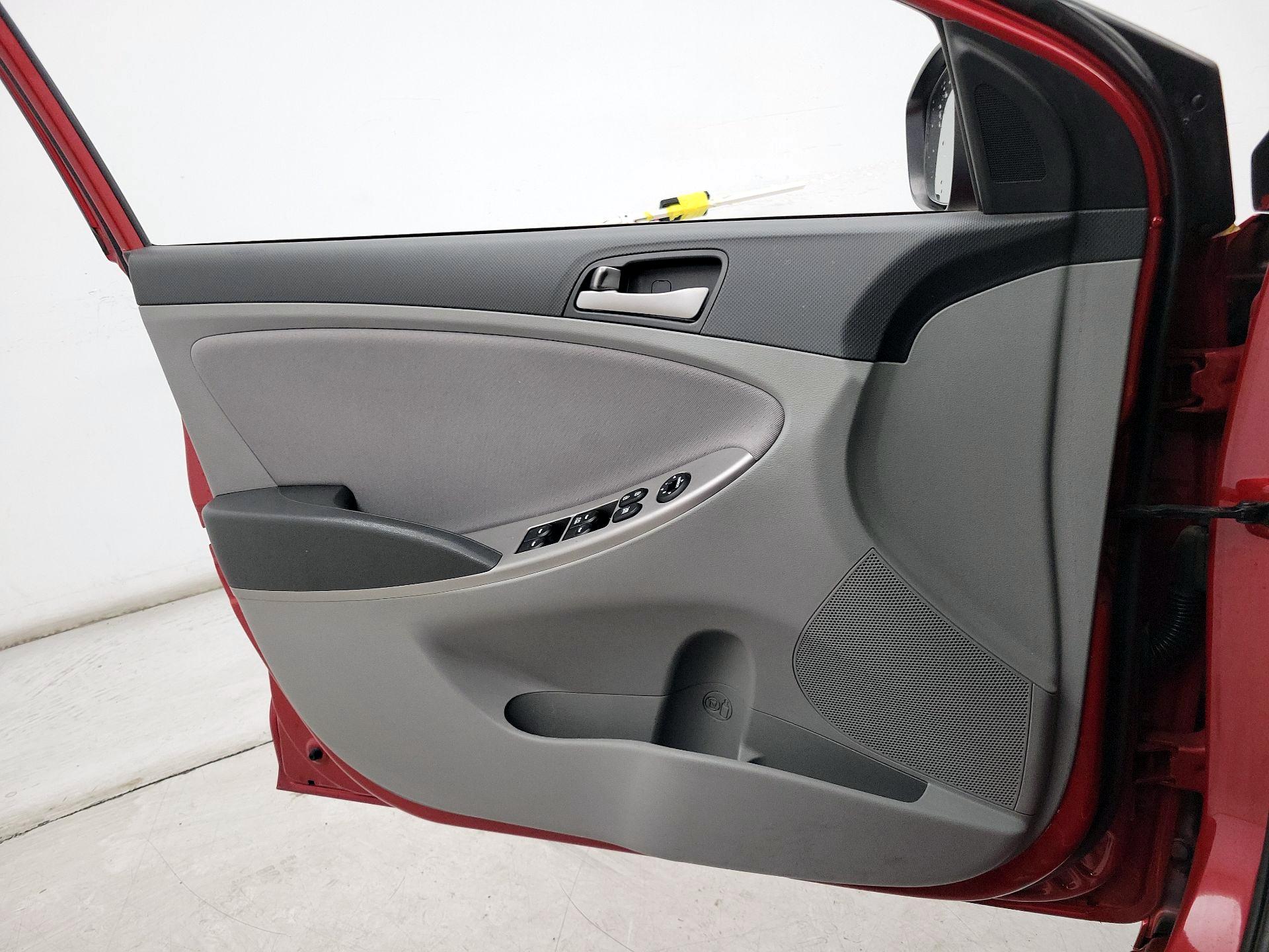Thumbnail: 2017 Hyundai Accent - 12