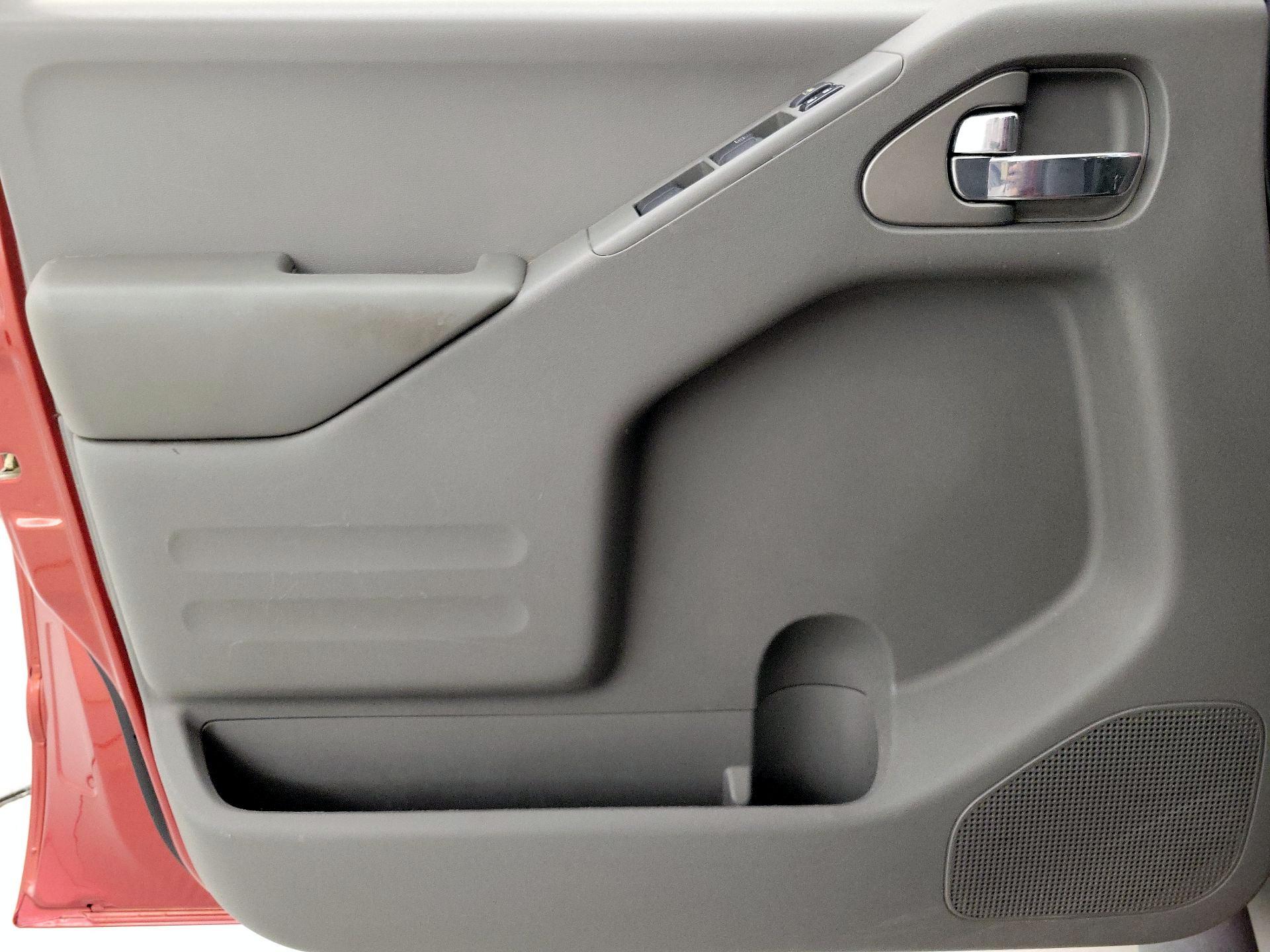 Thumbnail: 2015 Nissan Frontier - 12