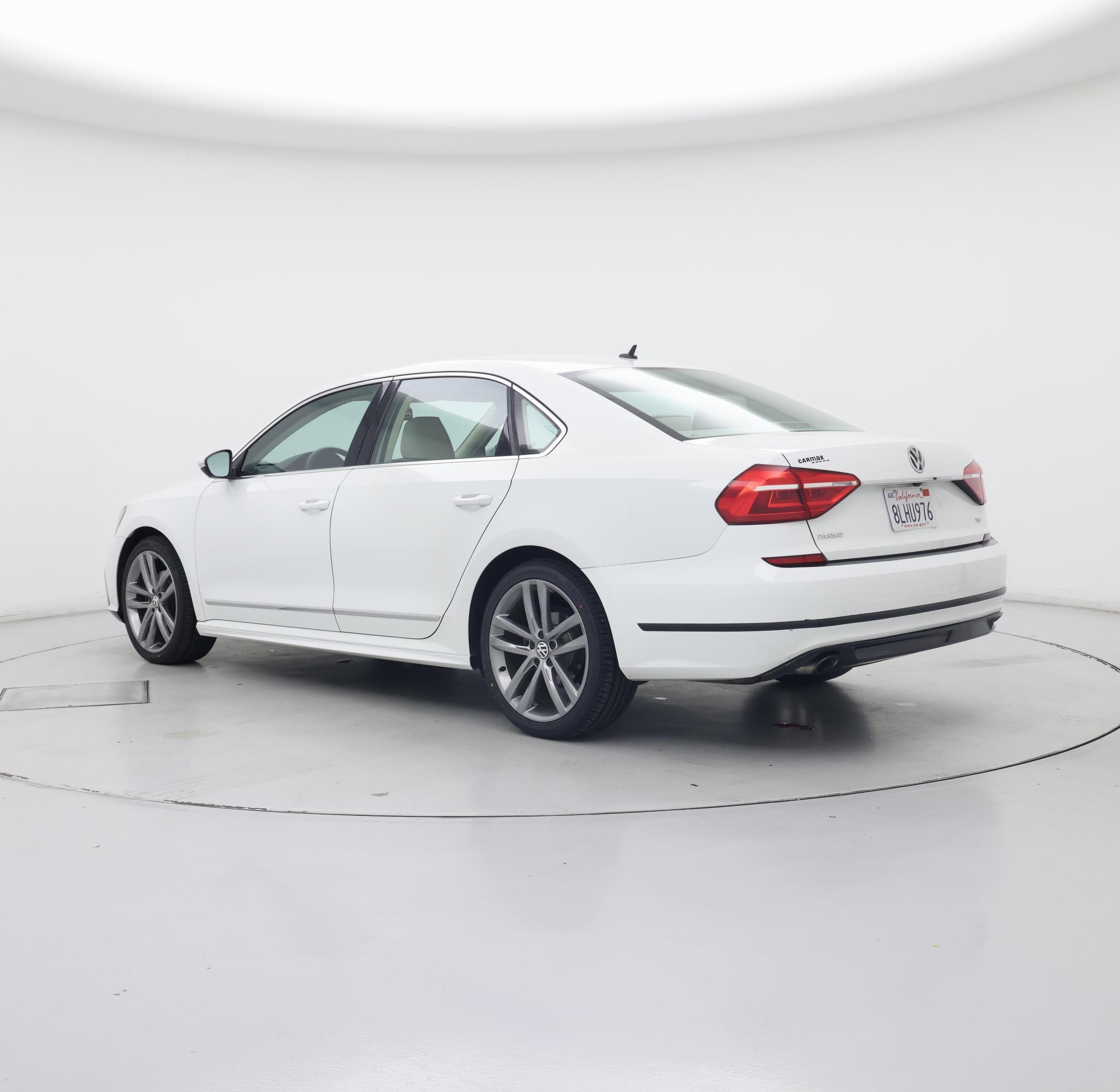 Thumbnail: 2016 Volkswagen Passat - 2