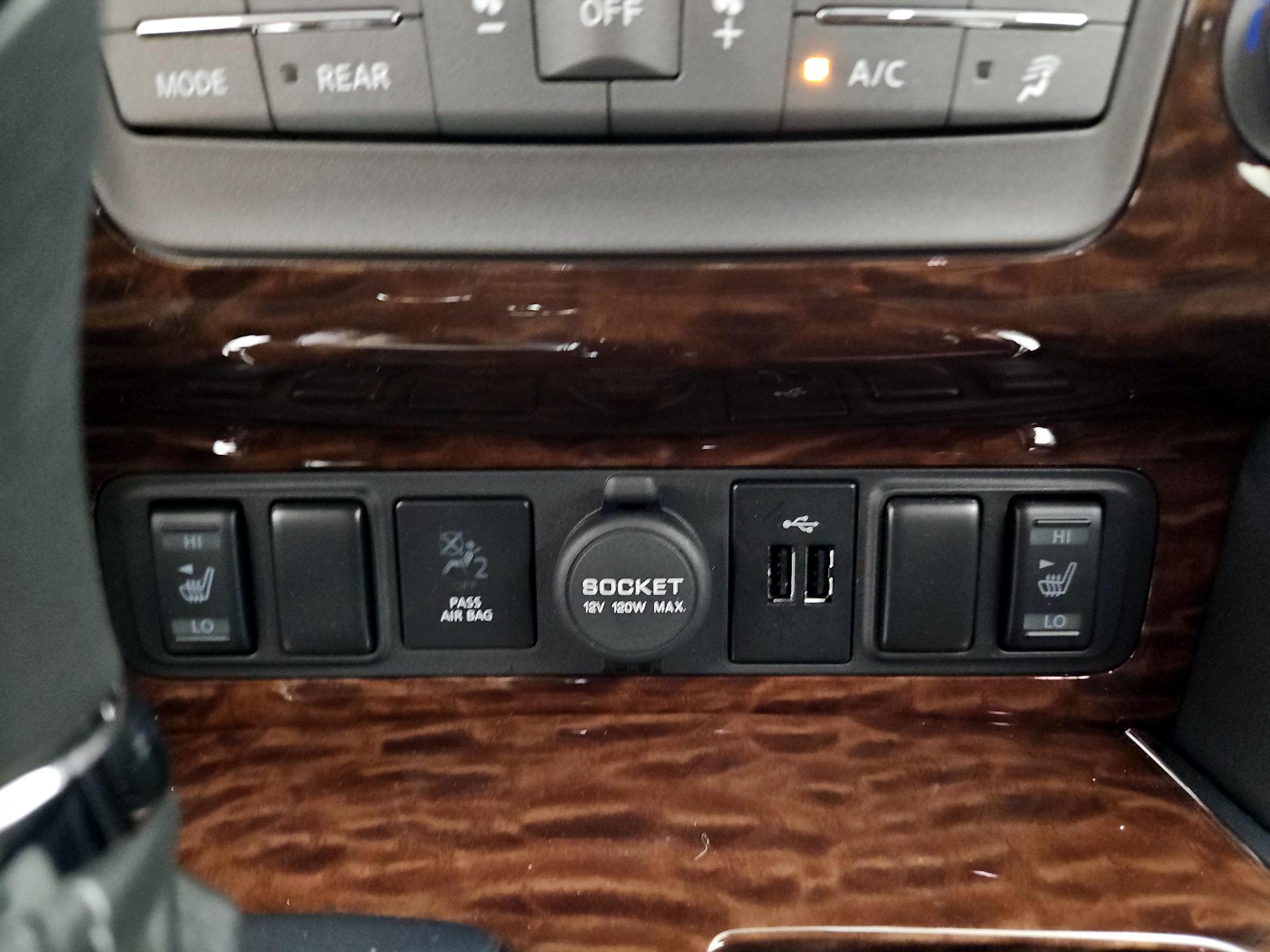 Thumbnail: 2019 Nissan Armada - 19