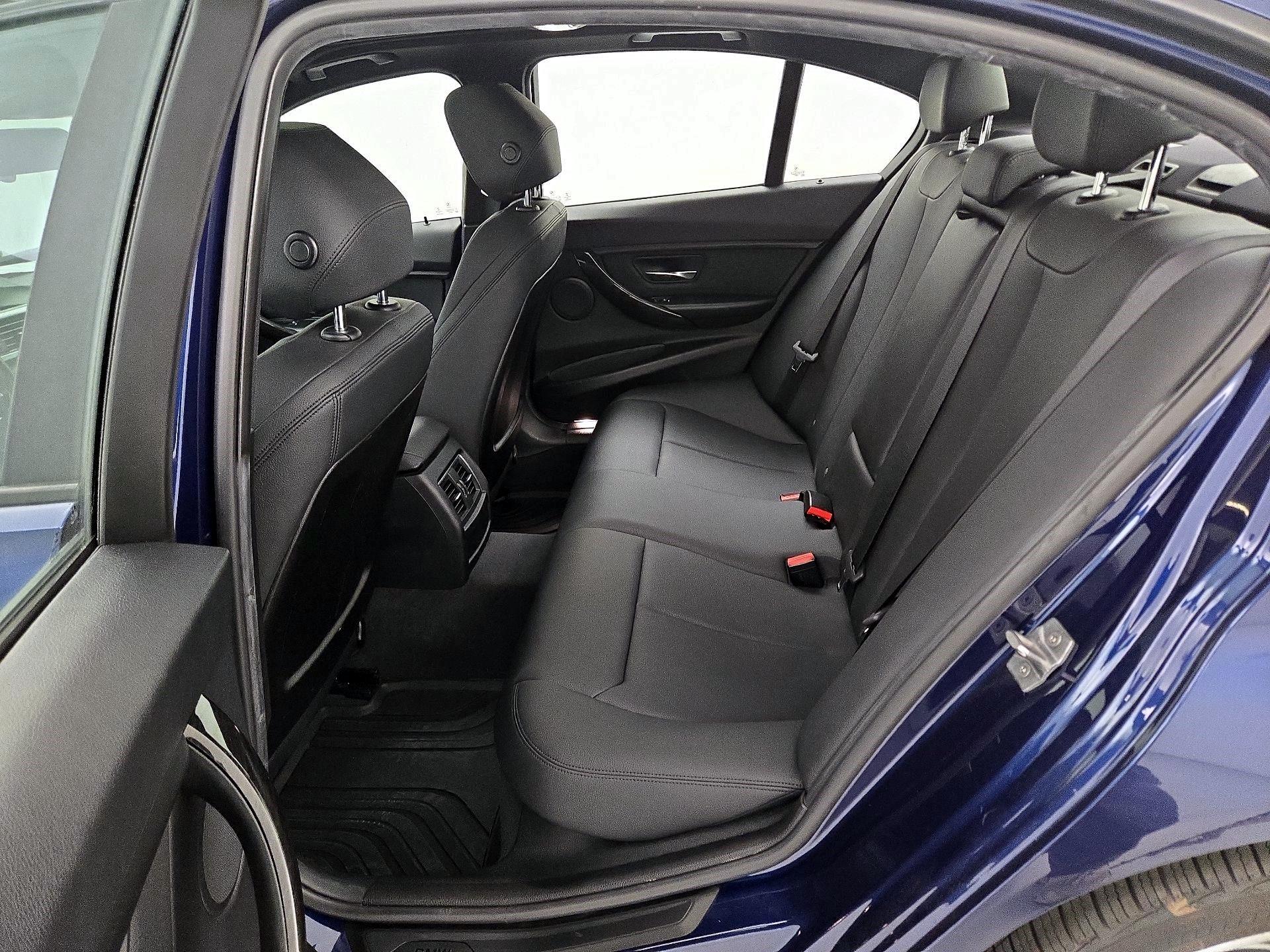 Thumbnail: 2016 BMW 3 Series - 20