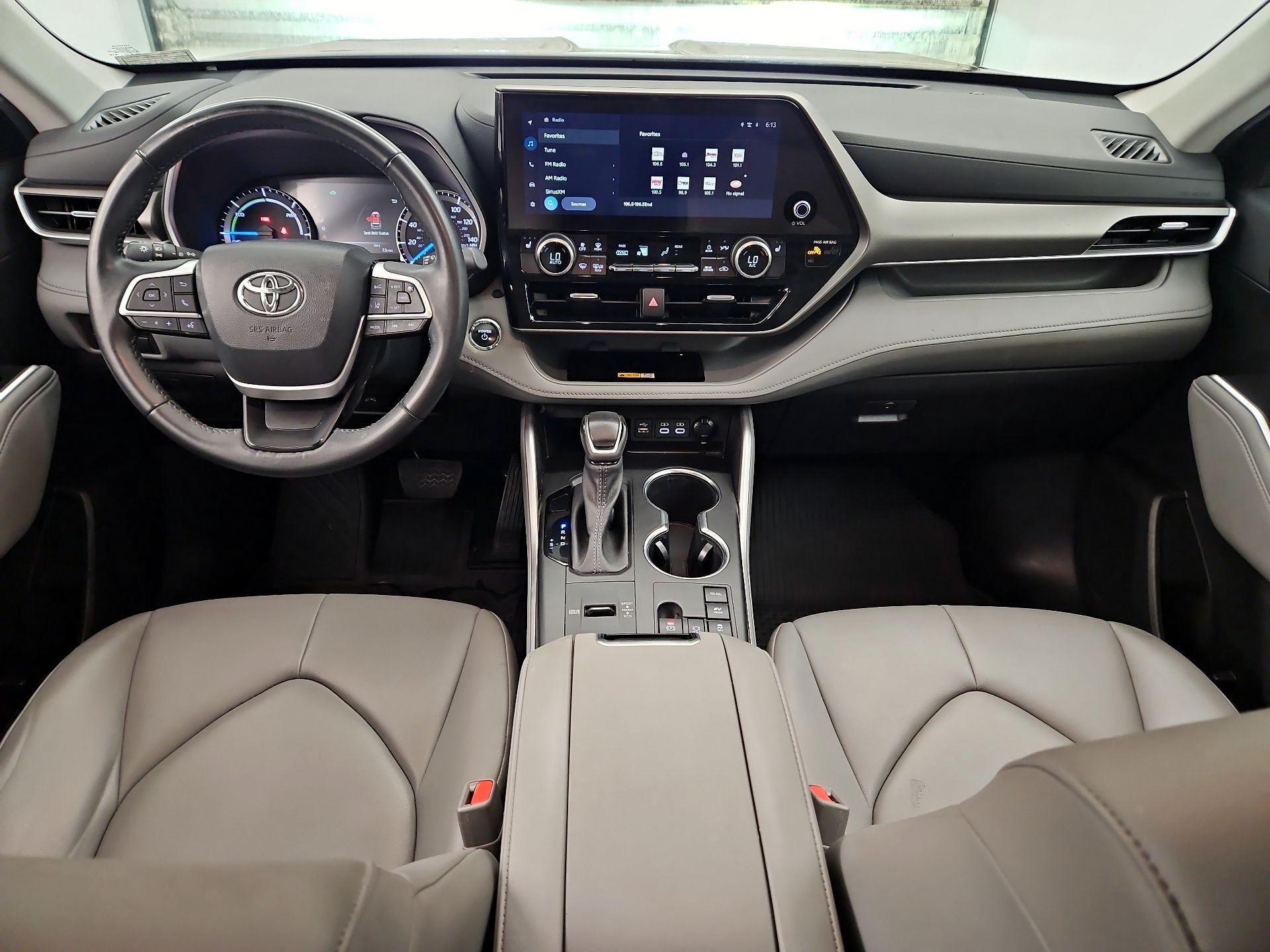 Thumbnail: 2023 Toyota Highlander - 9